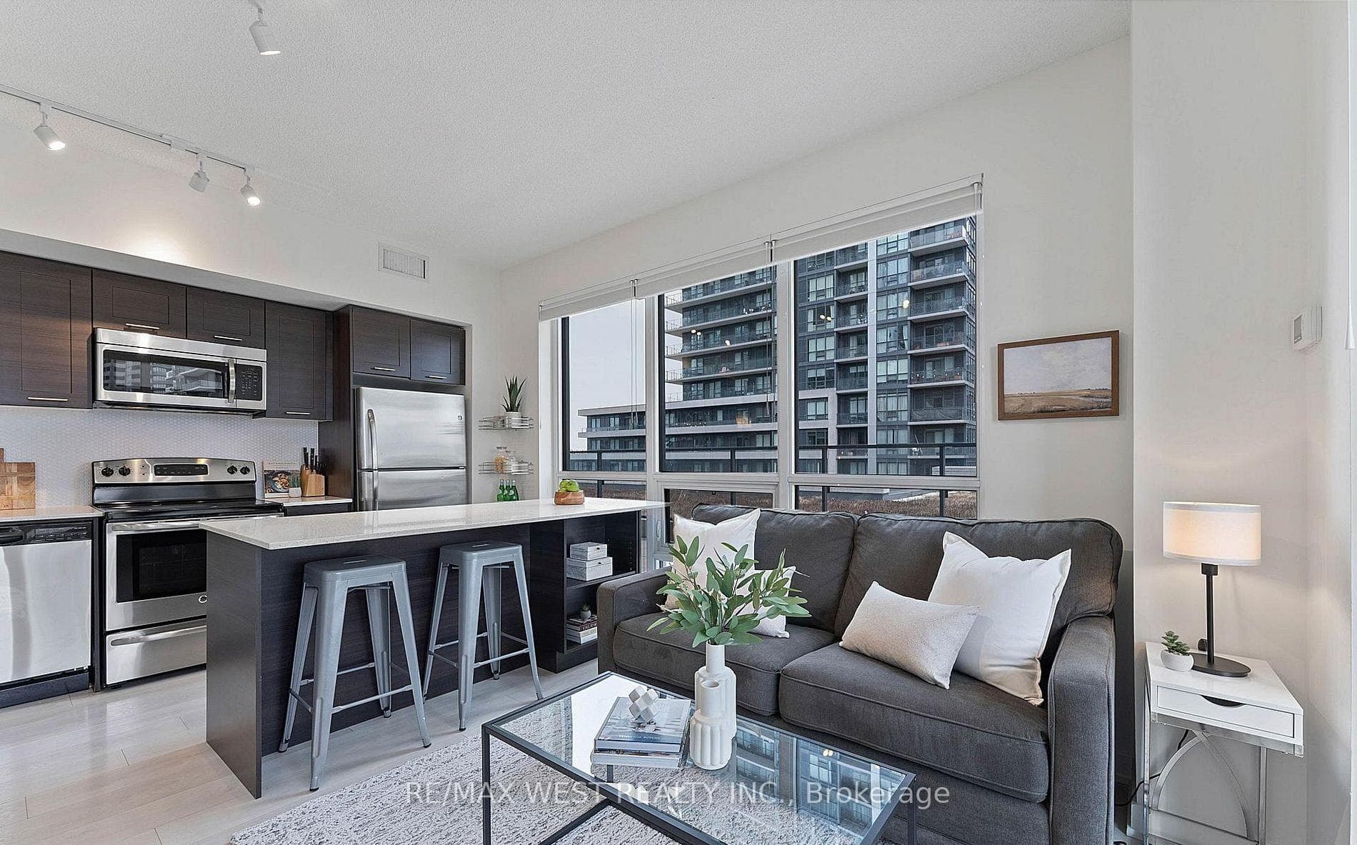 2200 Lakeshore Boulevard Unit 611 photo 12