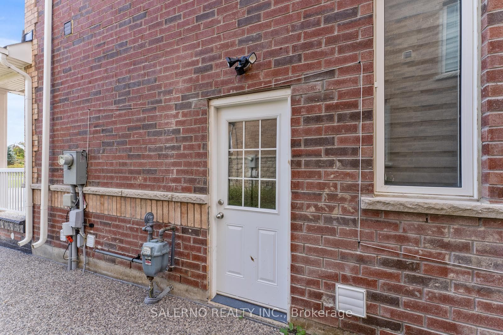 226 Mactier Drive Unit Bsmt photo 4
