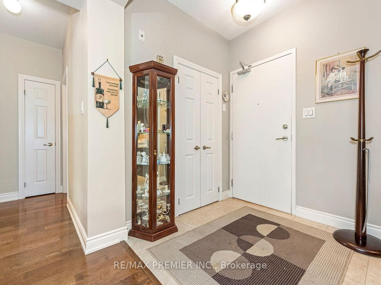 10211 Keele Street Unit 302 photo 5