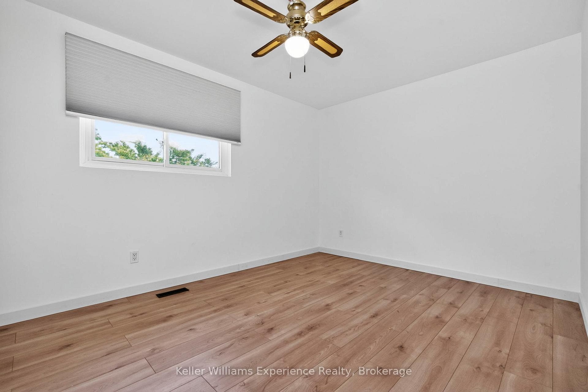 42 Easton Avenue photo 18