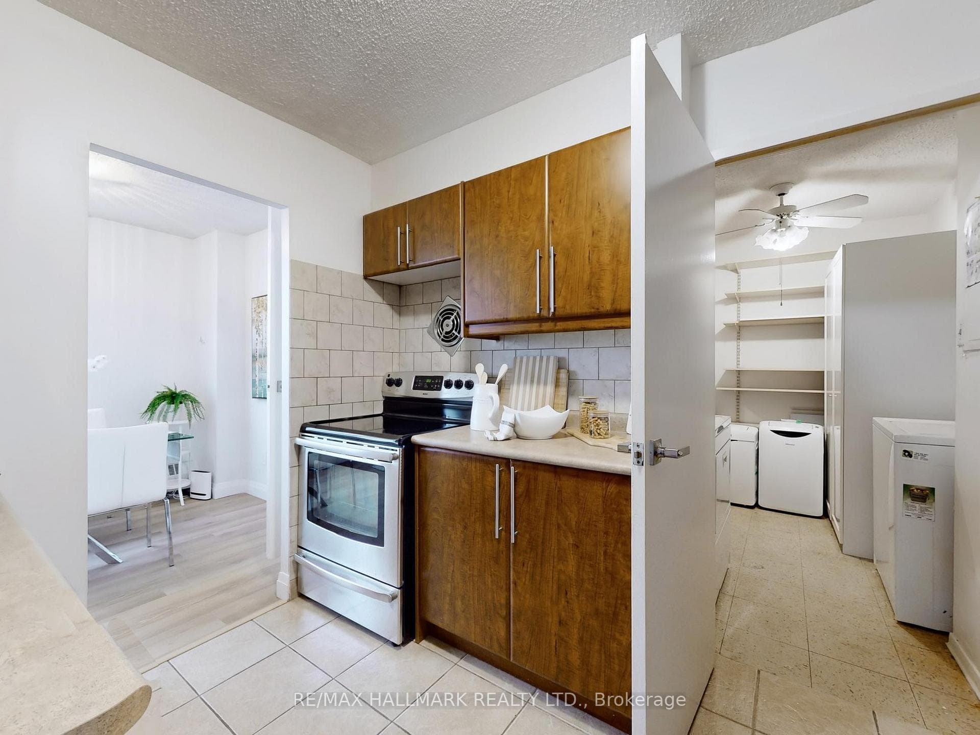 5 Parkway Forest Drive Unit 1510 photo 14
