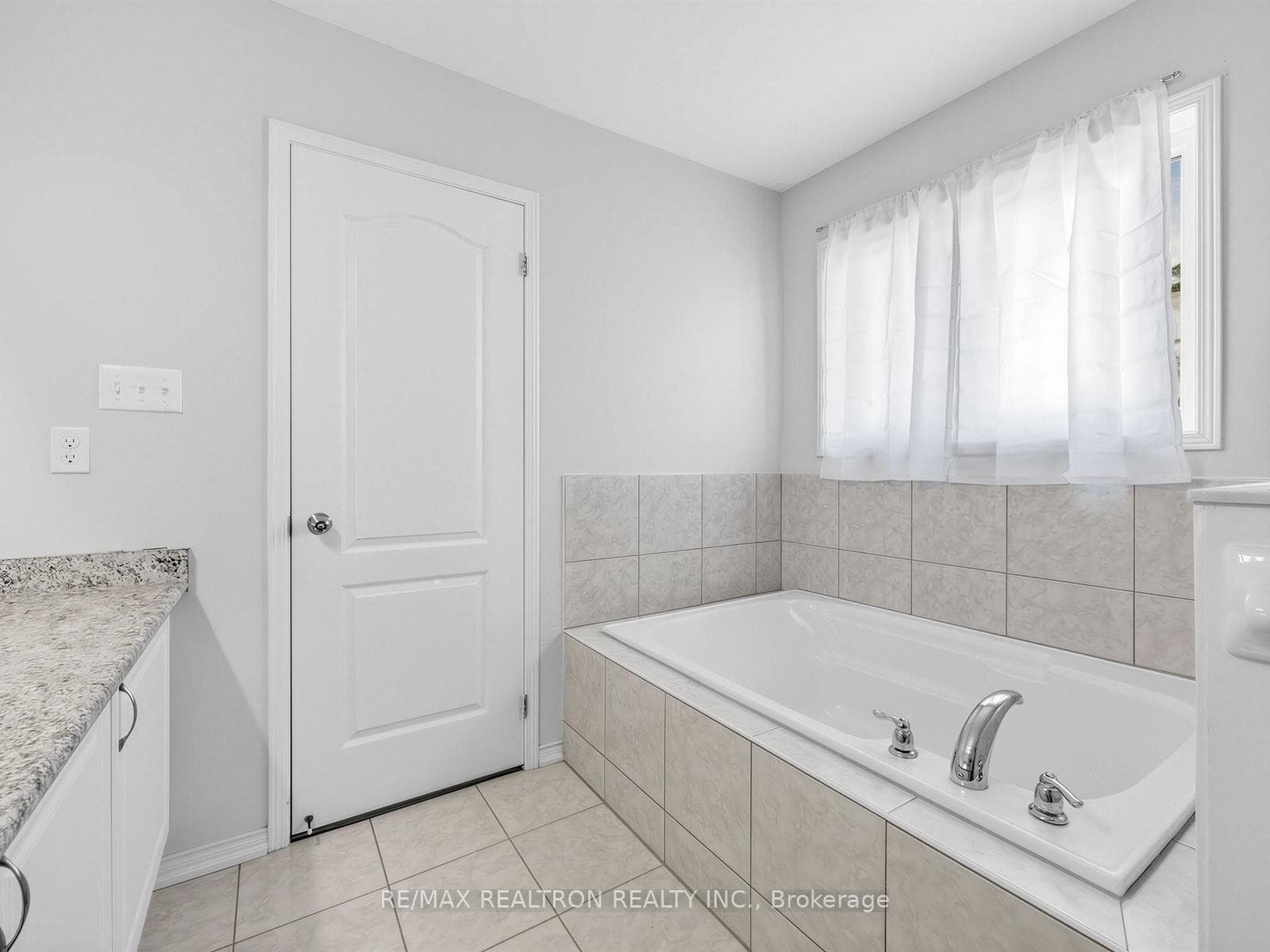 2571 Kentucky Derby Way photo 25