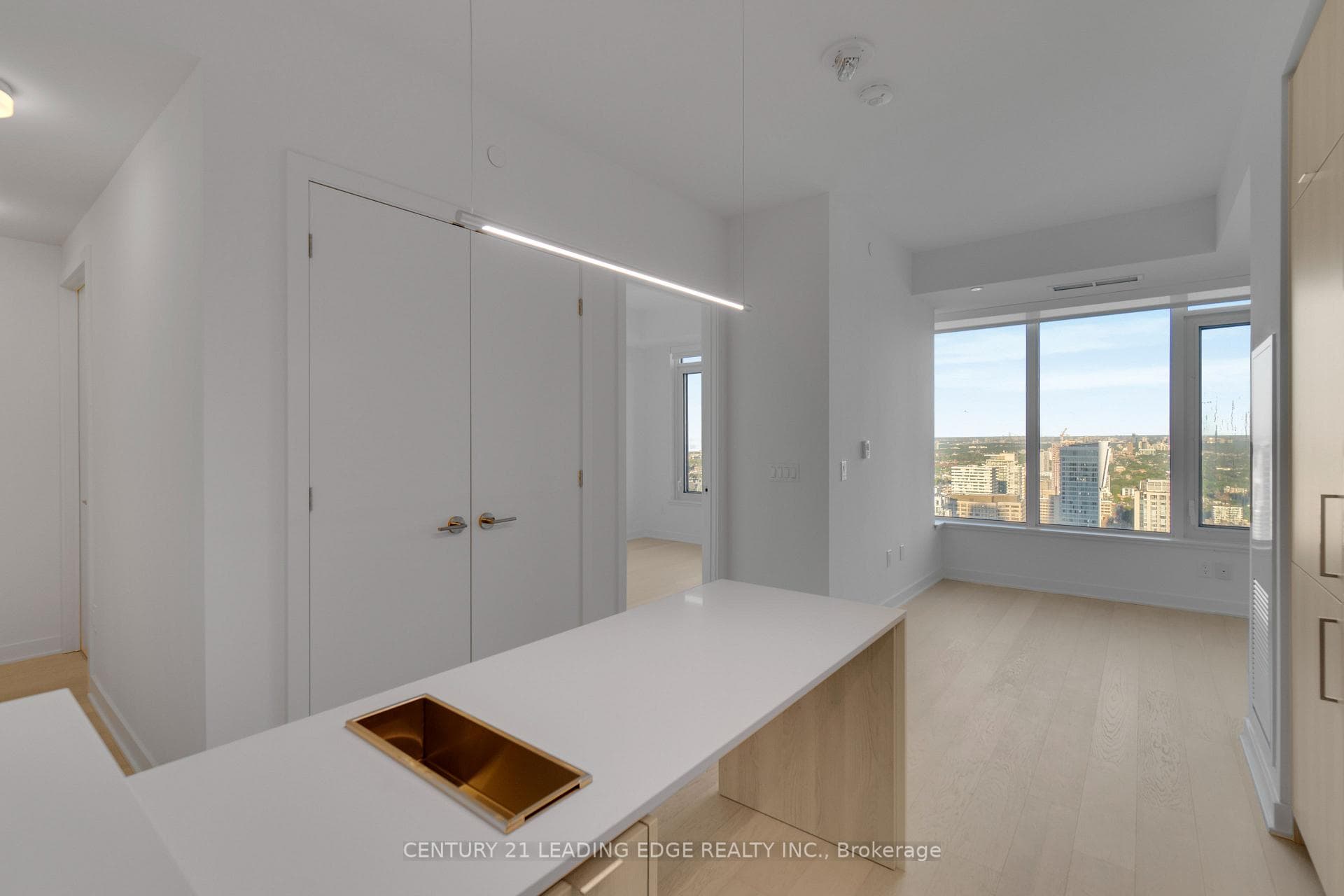 11 Yorkville Avenue Unit 3810 photo 25