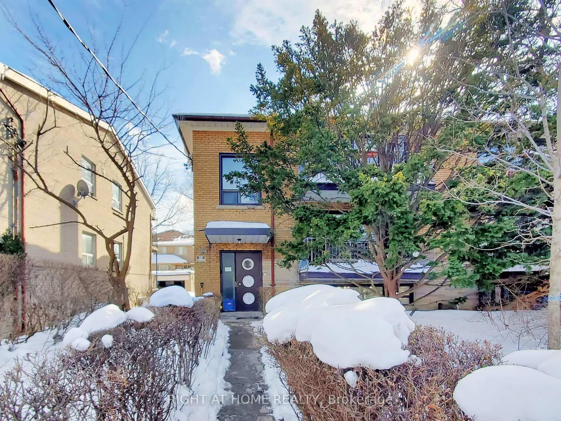 427 Lawrence Avenue Unit 2 photo 5