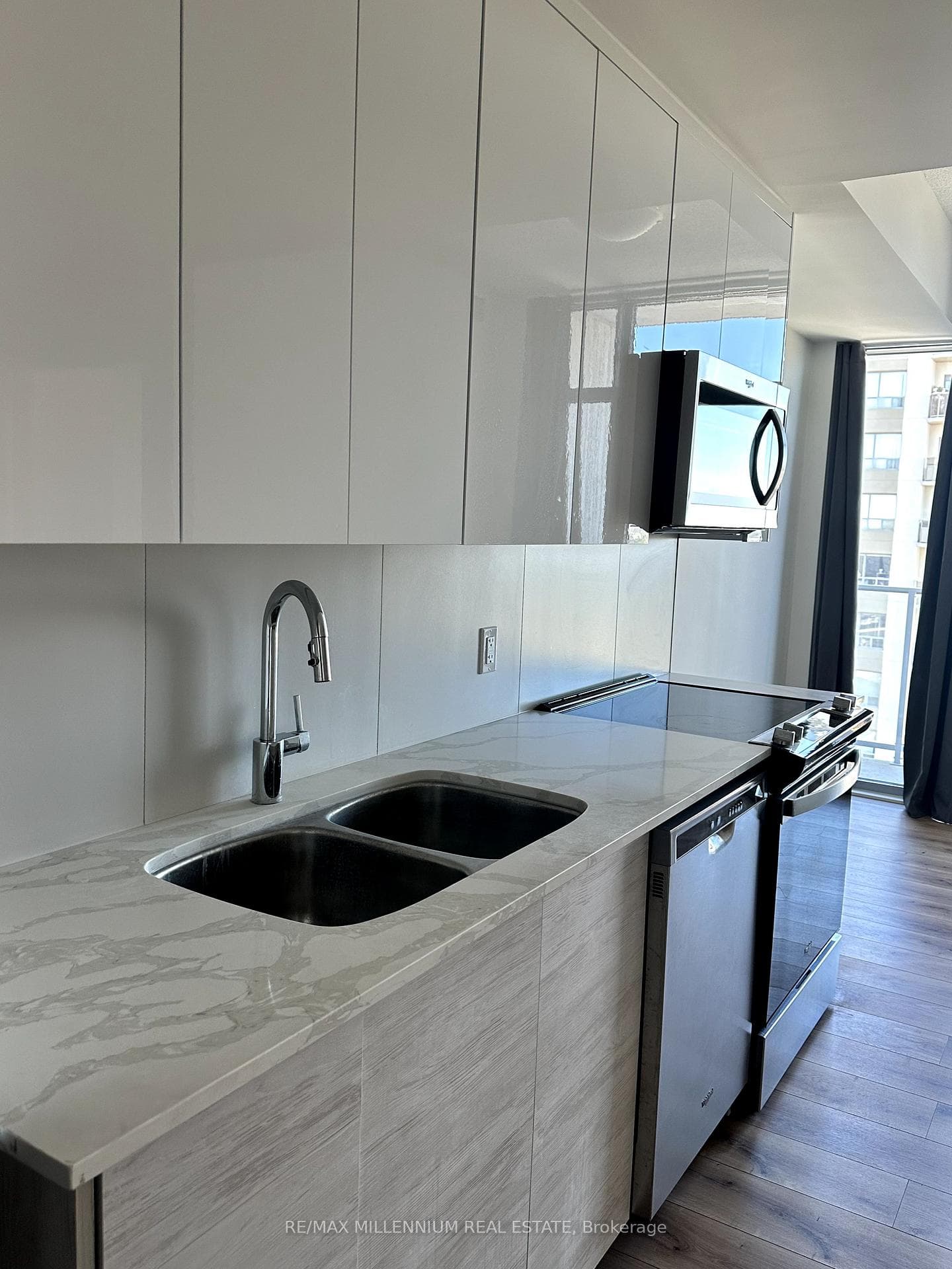 60 Frederick Street Unit 1305 photo 3