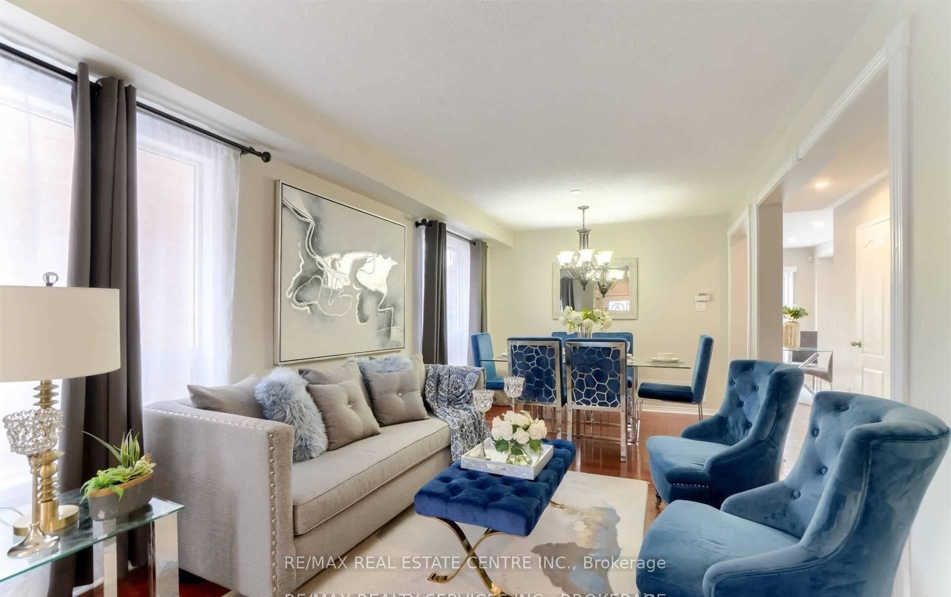 92 Lake Louise Drive Unit Upper photo 4