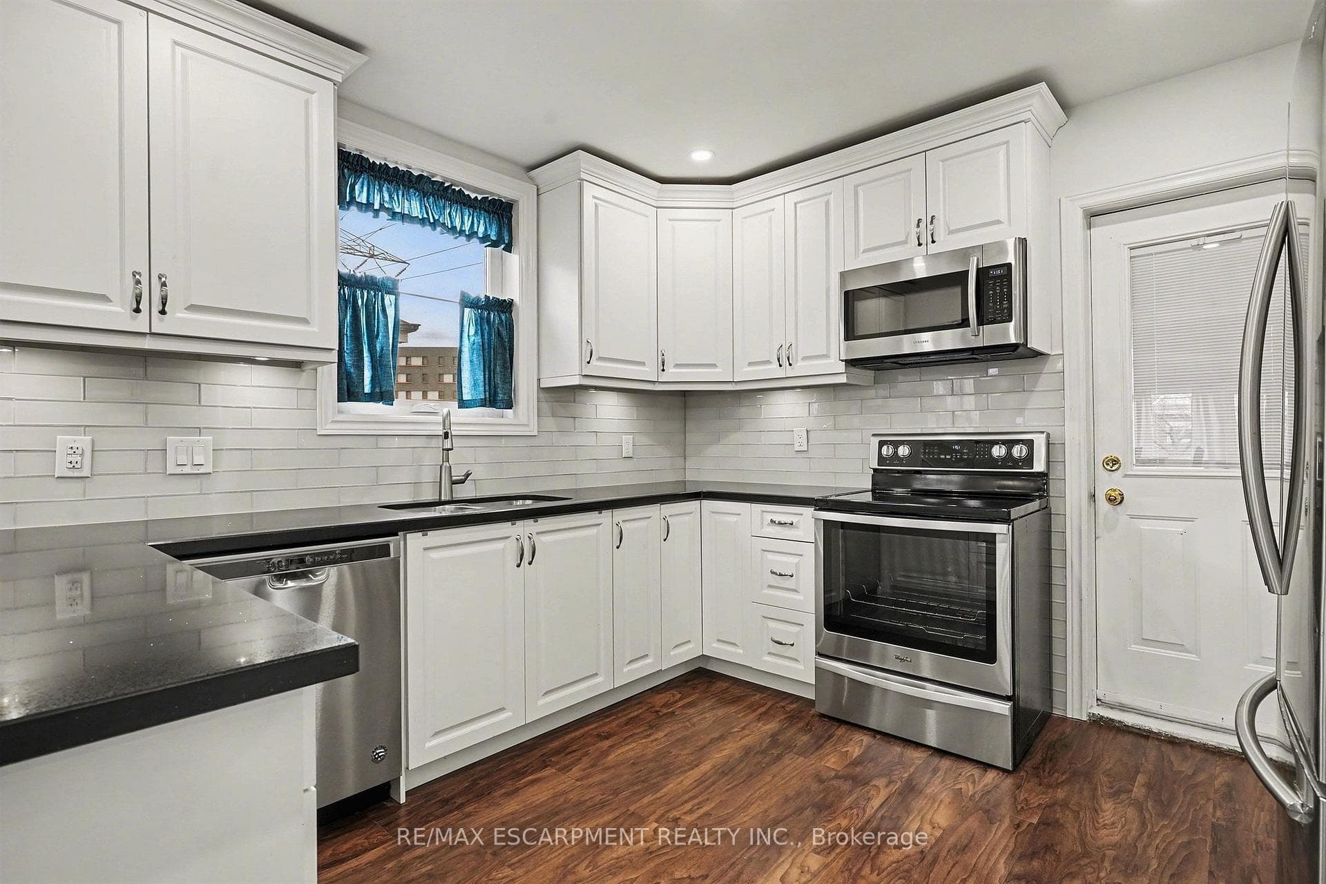 53 Bell Avenue photo 10