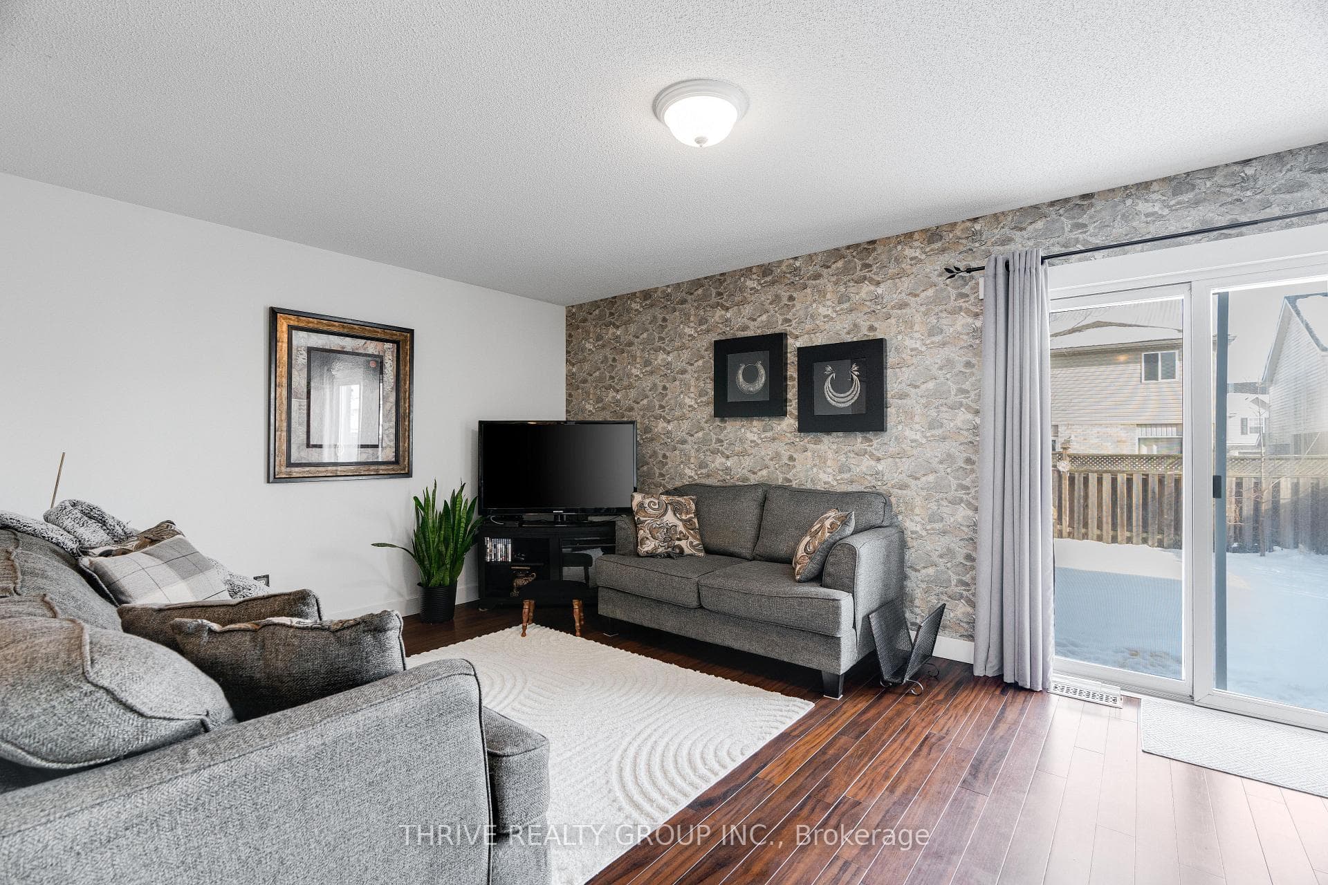 1803 Bloom Crescent photo 15