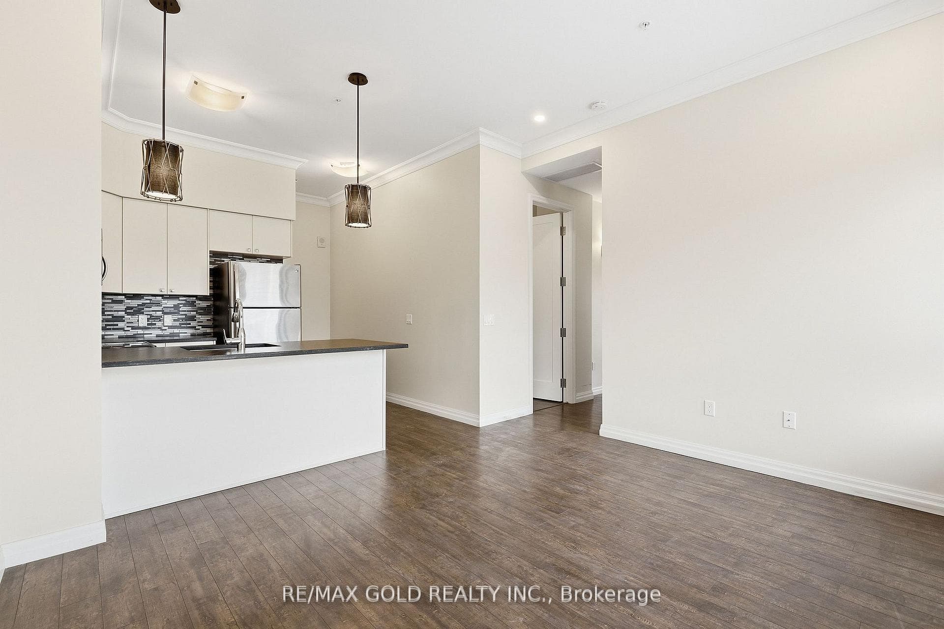 112 King Street Unit 305 photo 9