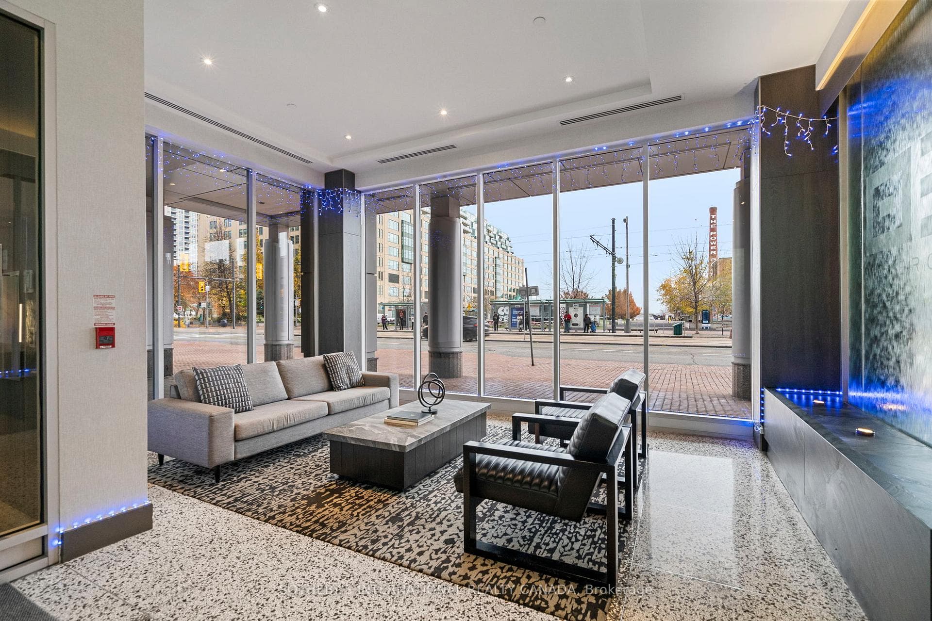 218 Queens Quay Unit 2202 photo 3