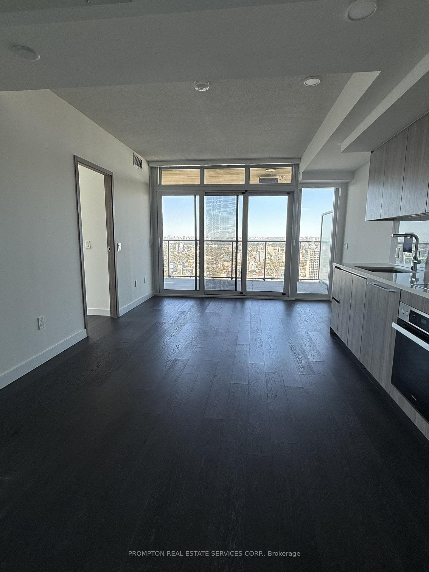 3 Concord Cityplace Way Unit 6902 photo 4