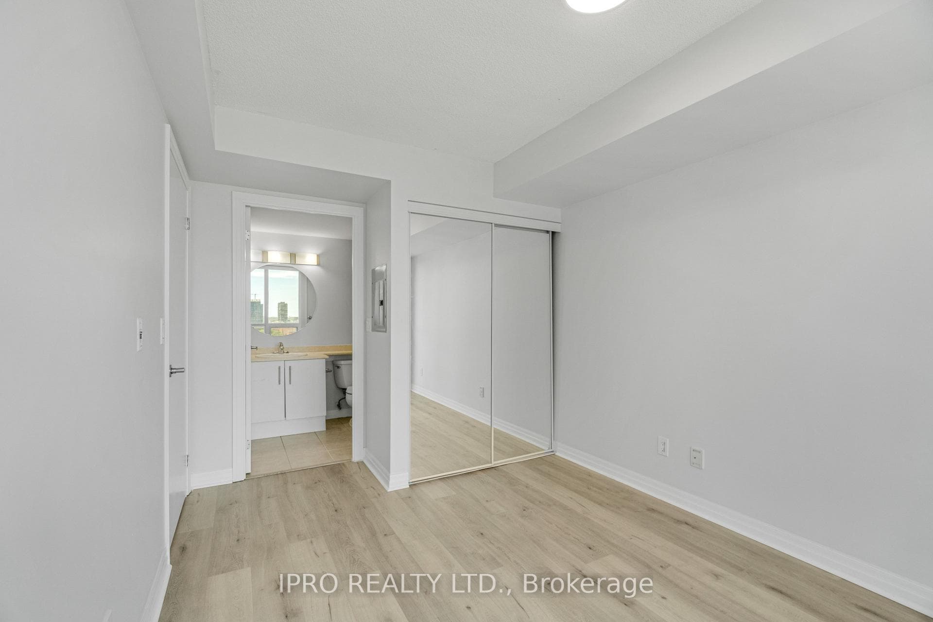16 Yonge Street Unit 2007 photo 27