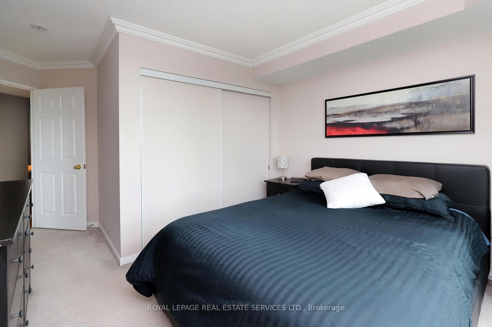 2177 Burnhamthorpe Road Unit 1504 photo 16