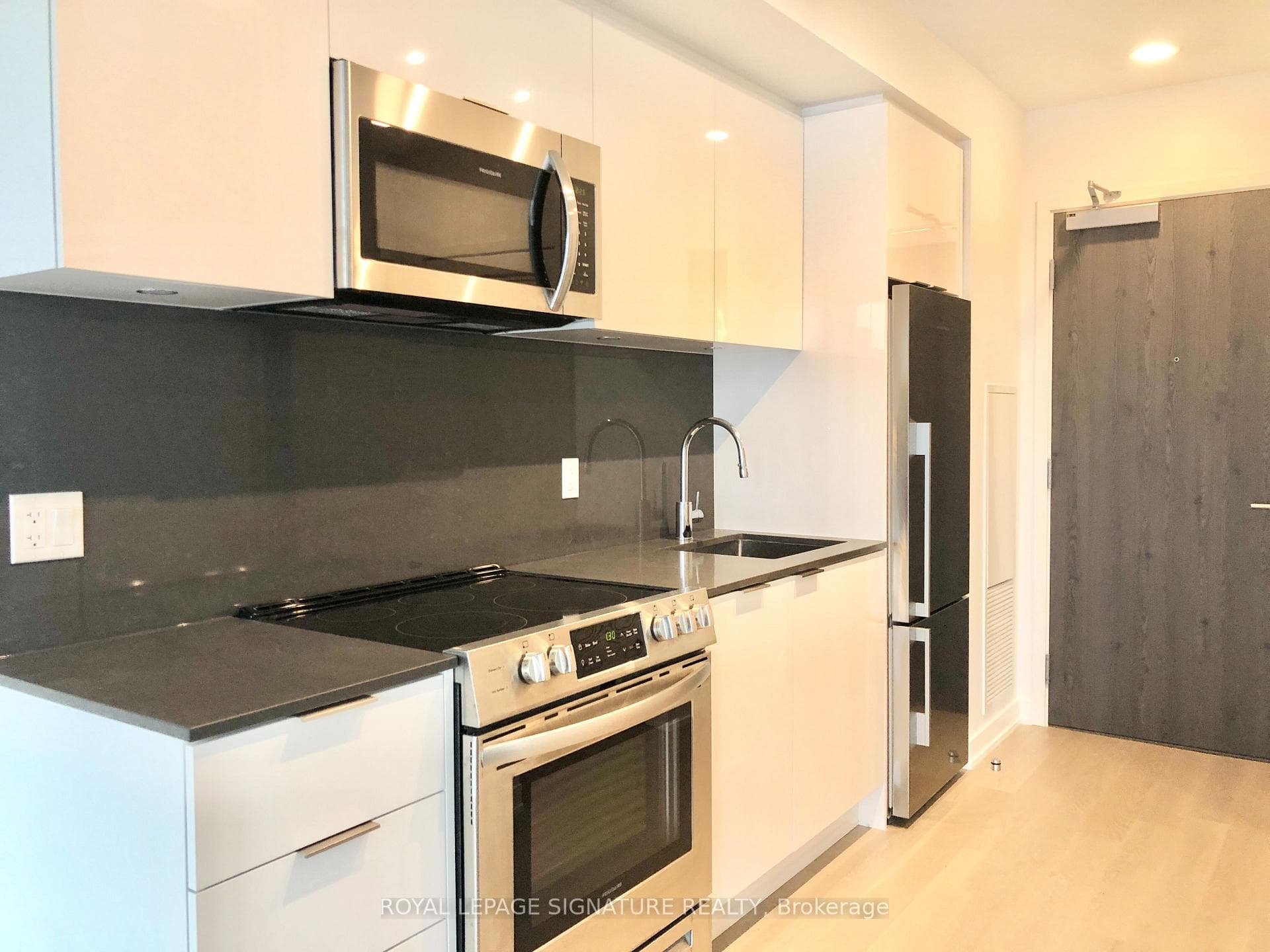 25 Richmond Street Unit 202 photo 3