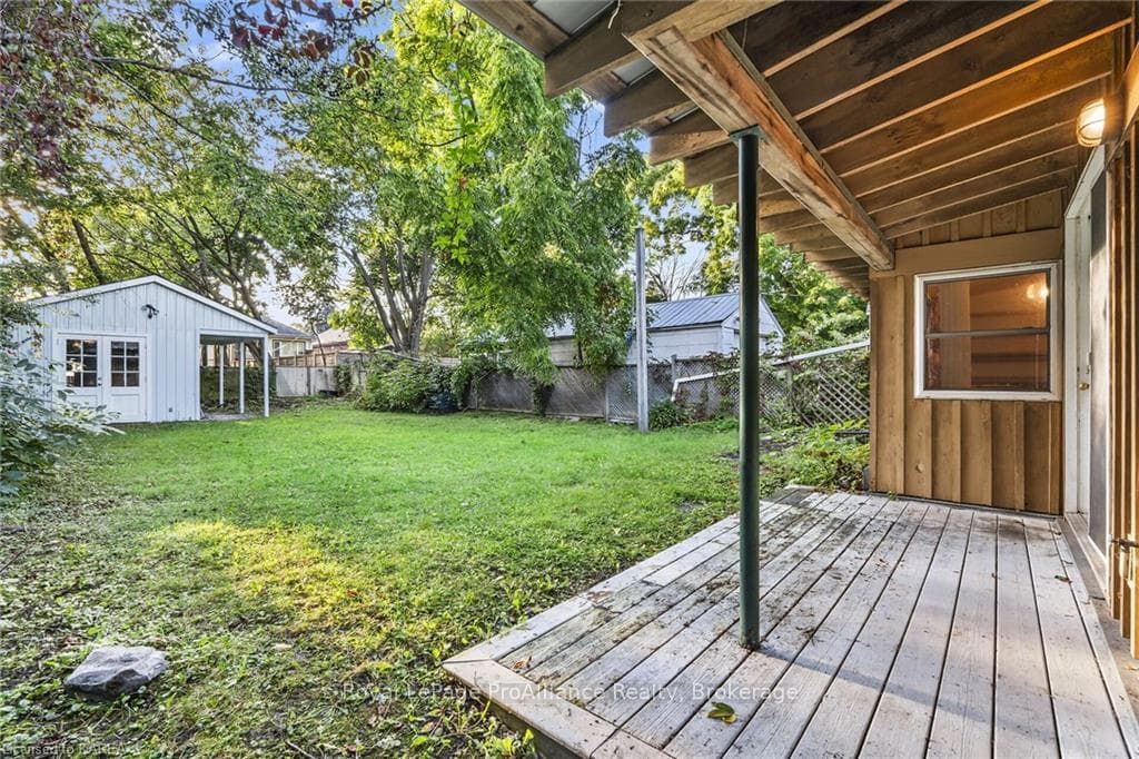 412 VICTORIA Street photo 25