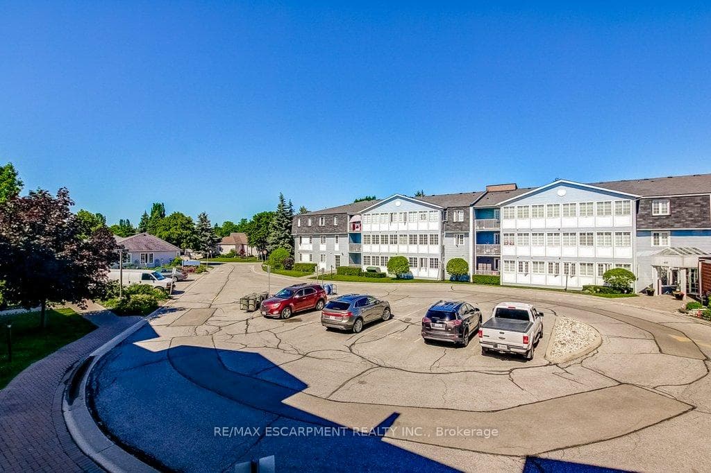 500 Silverbirch Boulevard Unit 203 photo 35