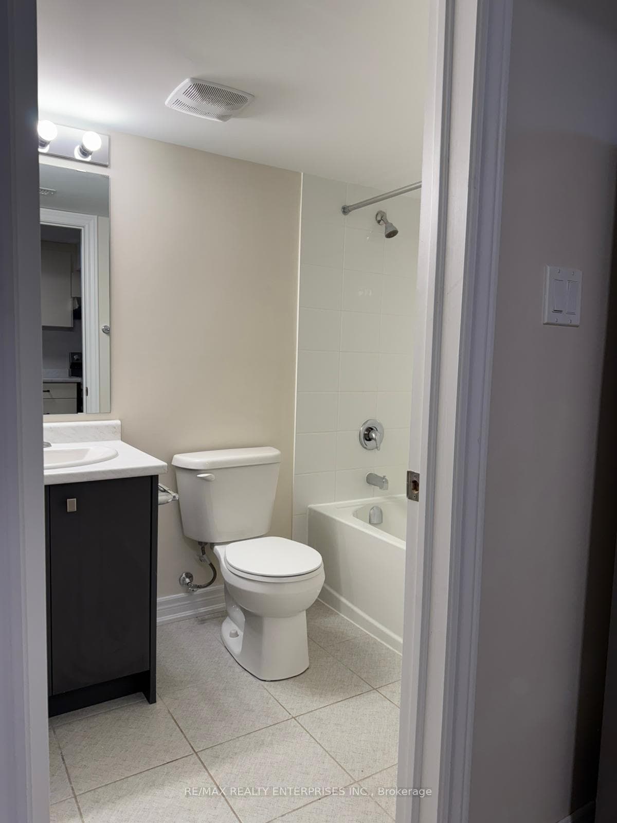 3938 Koenig Road Unit BSMT photo 6