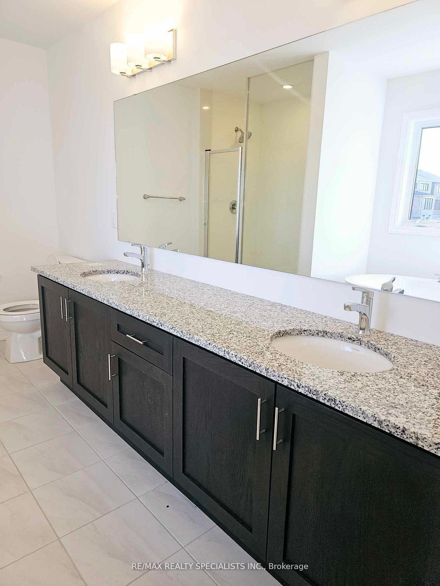 7 Abbey Crescent photo 34