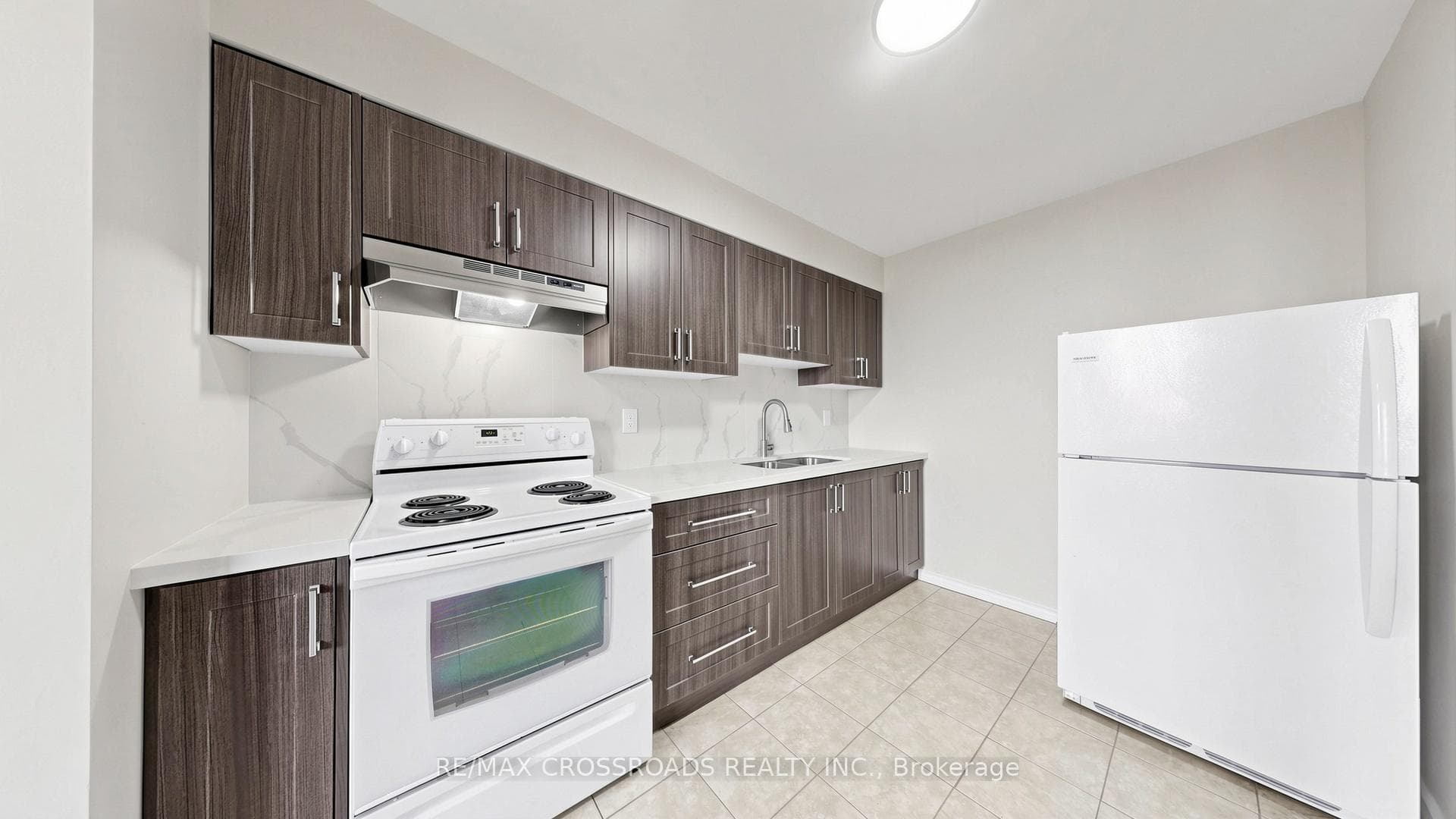 100 Dundalk Drive Unit 817 photo 32