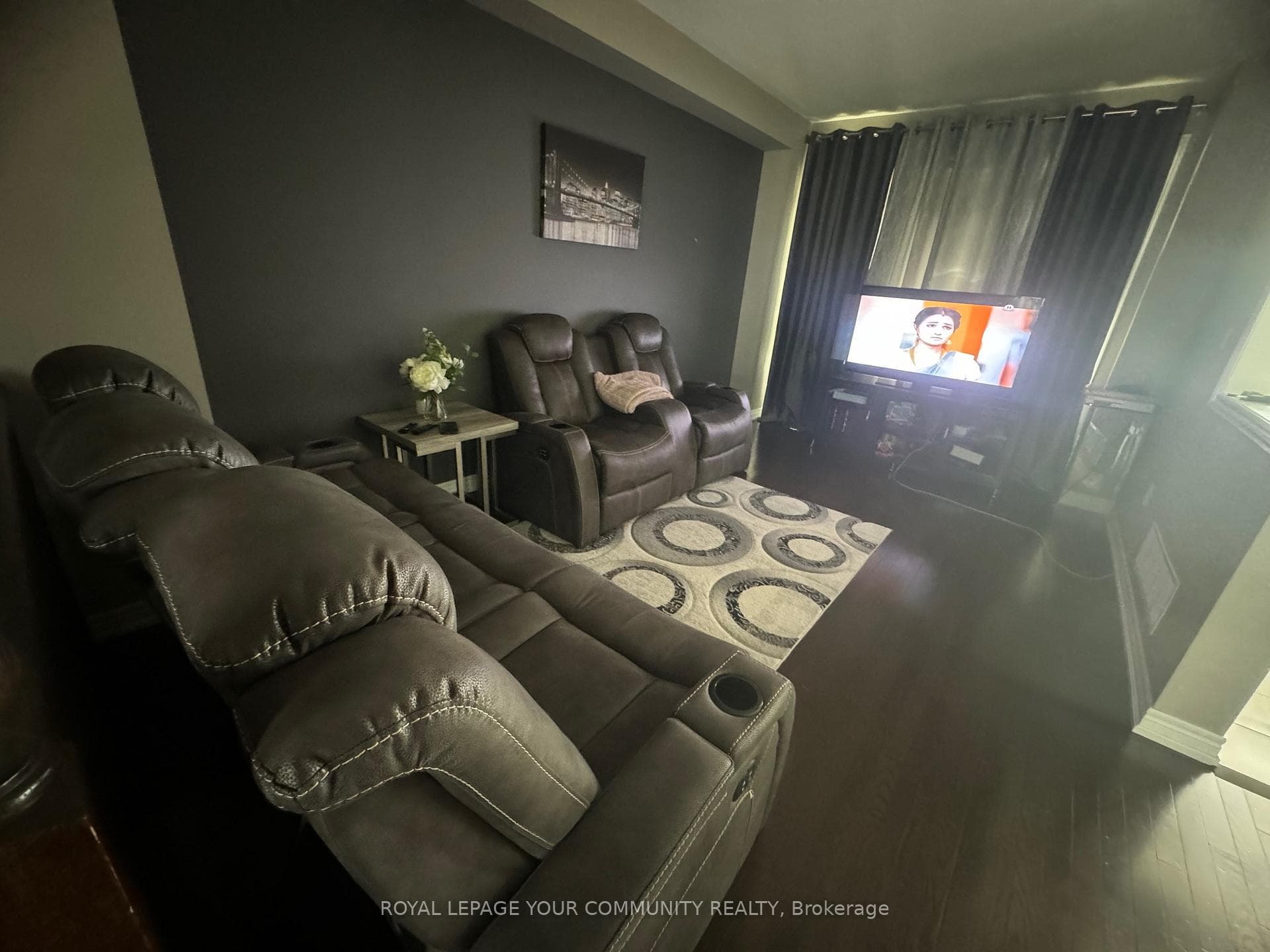 916 Castlemore Avenue photo 6