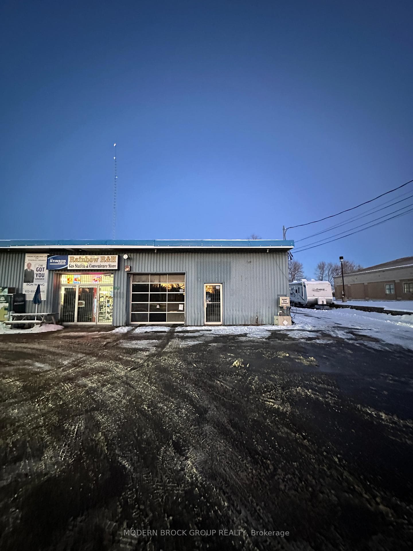 6679 Fourth Line Road Unit A photo 2