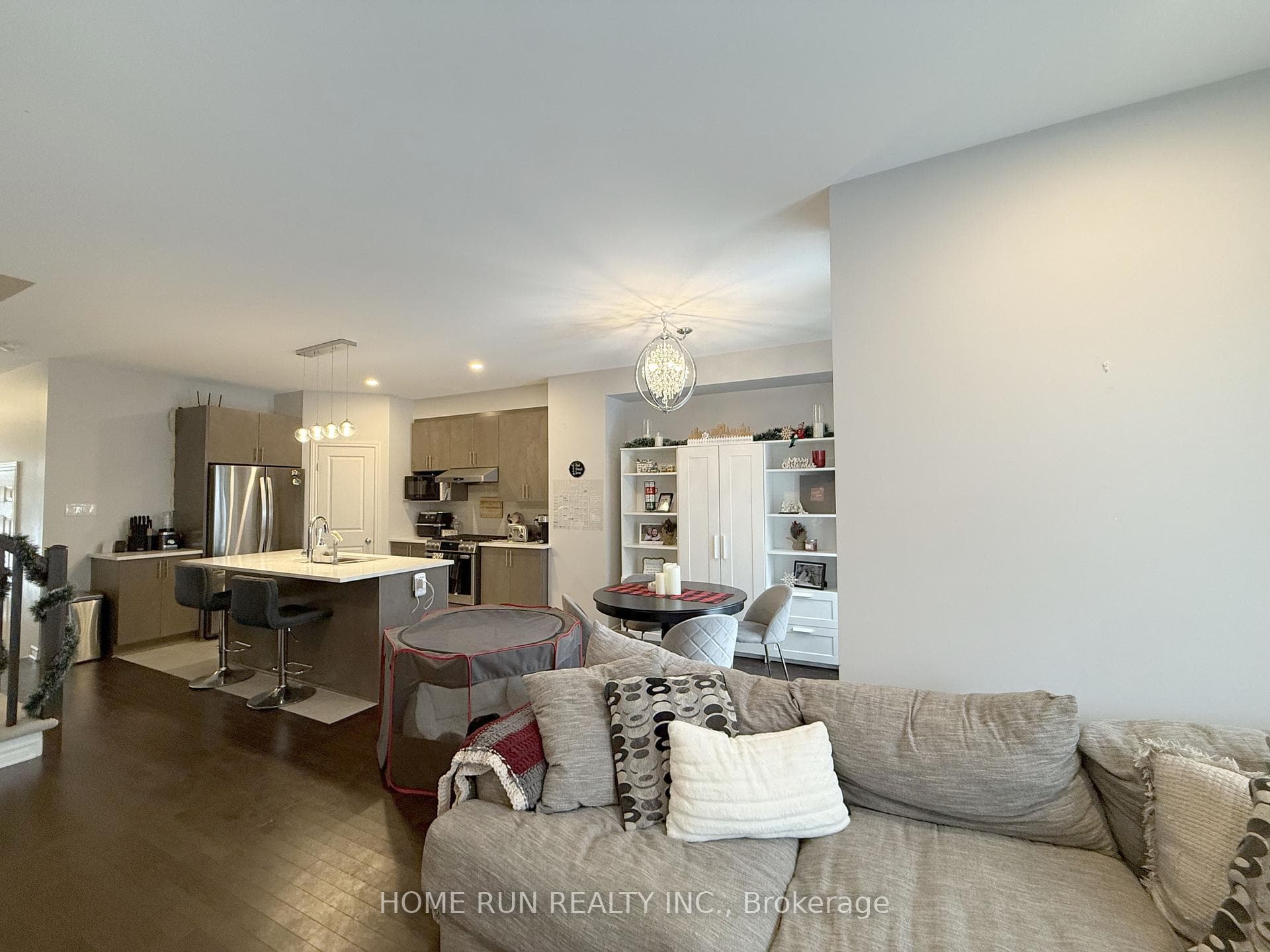555 Jackdaw Avenue photo 11