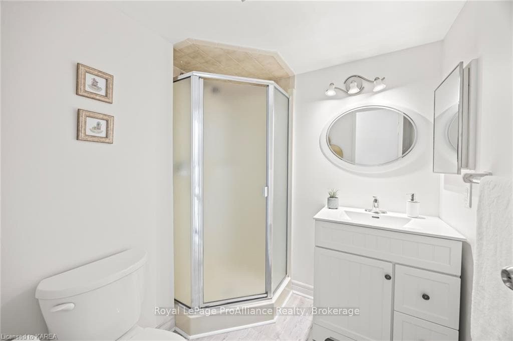 120 BARRETT Court Unit 208 photo 19