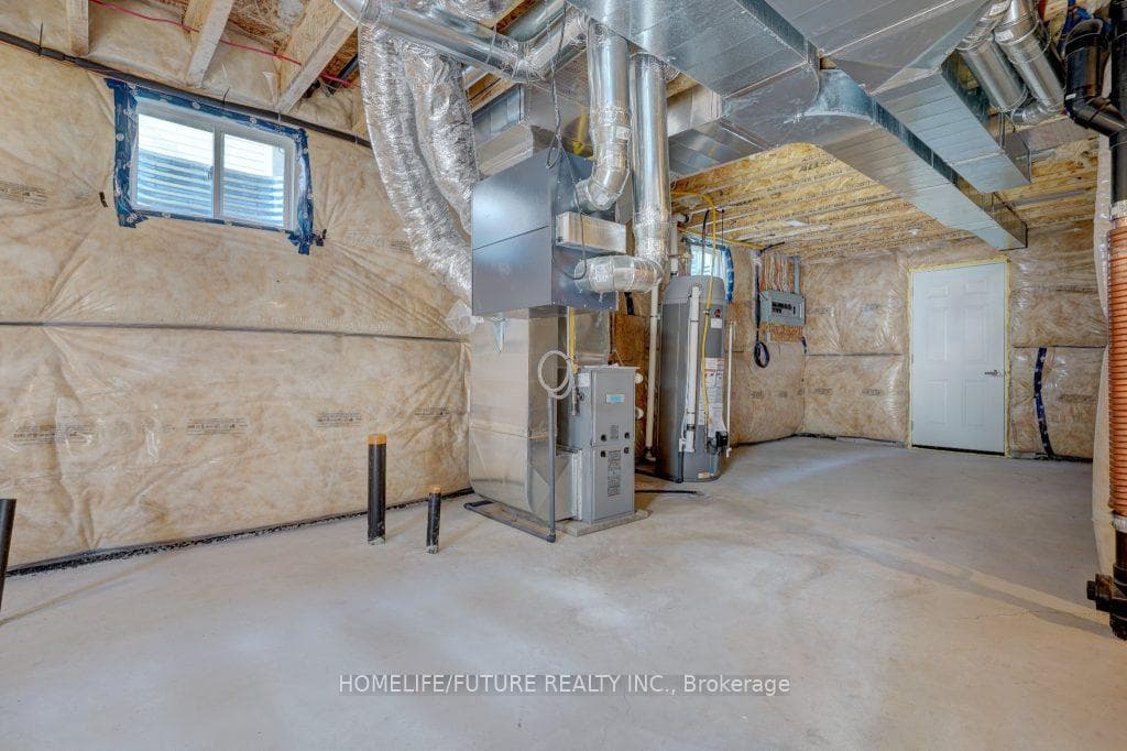 243 Bethune Avenue photo 23