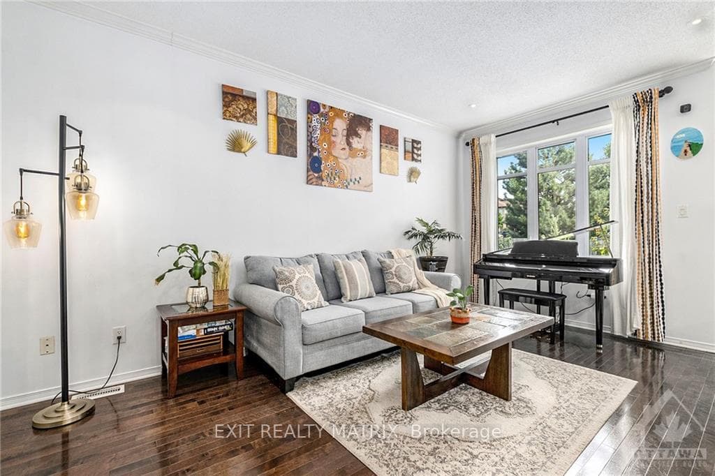 303 BADGELEY Avenue photo 6