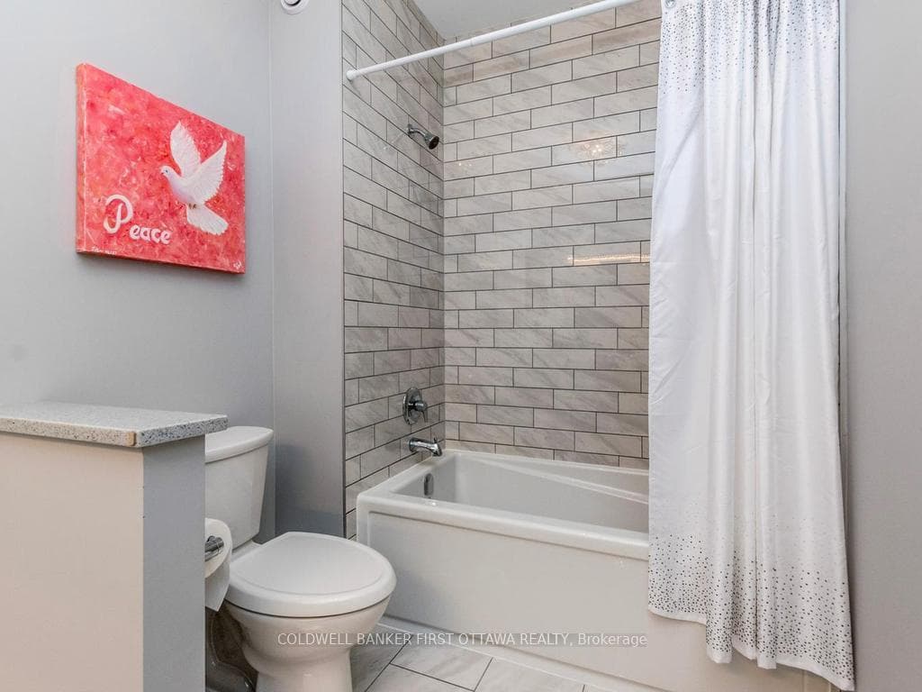 76 Bald Eagle Crescent photo 29