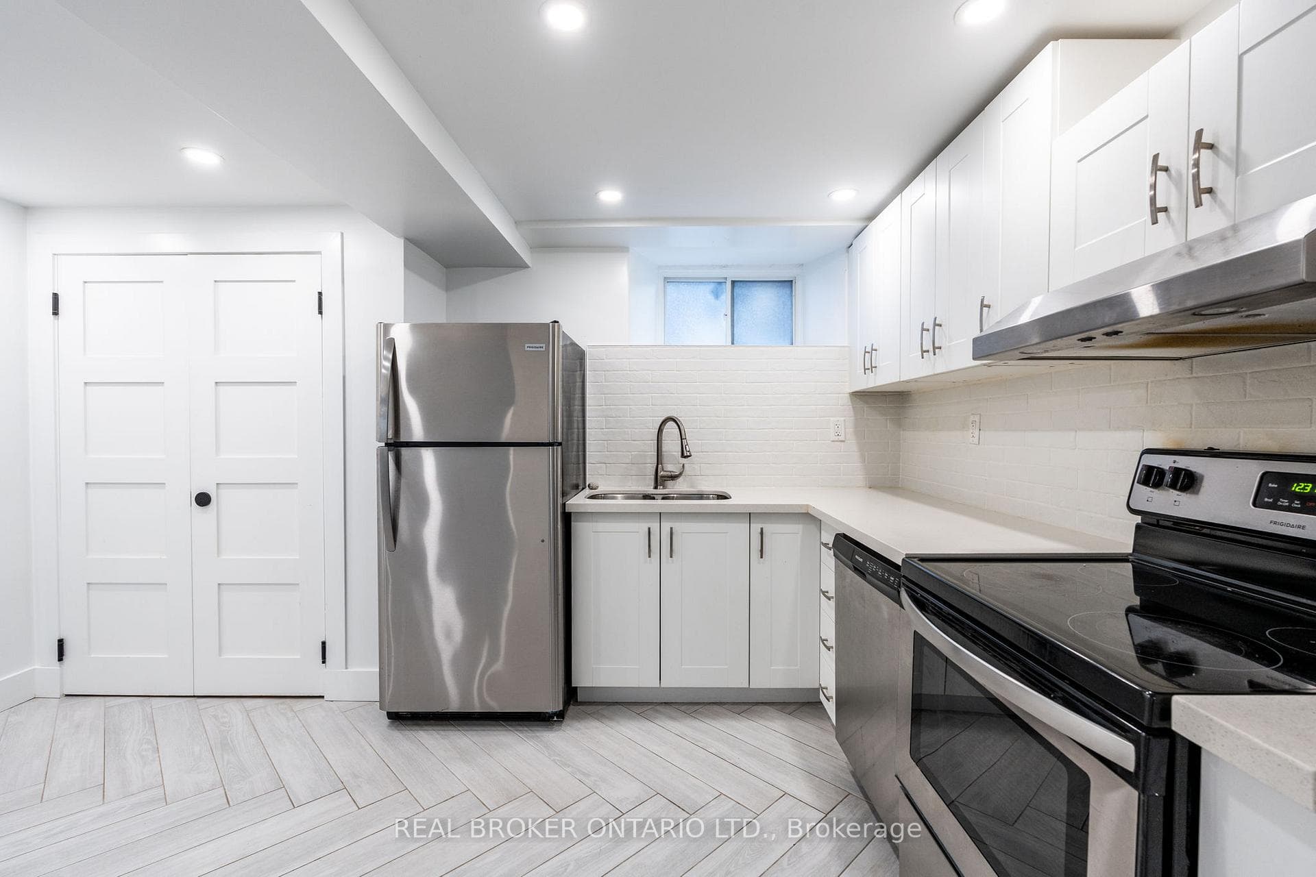 137 Sherman Avenue photo 32