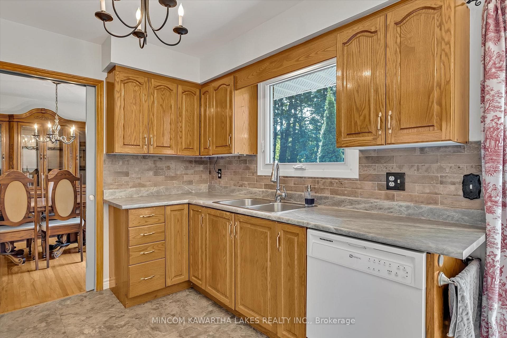2045 Sherbrooke Street photo 11