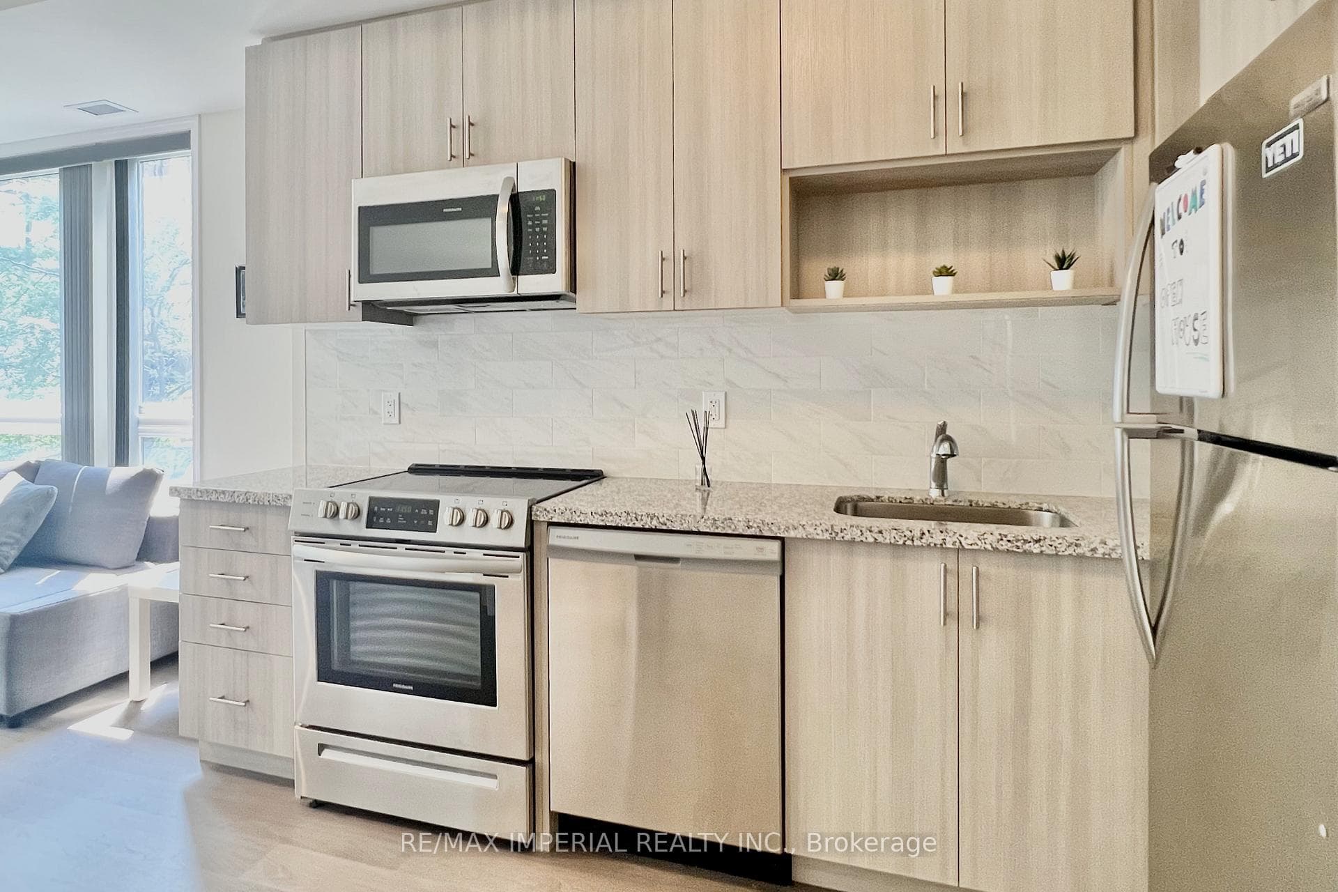 1120 Briar Hill Avenue Unit 201 photo 2