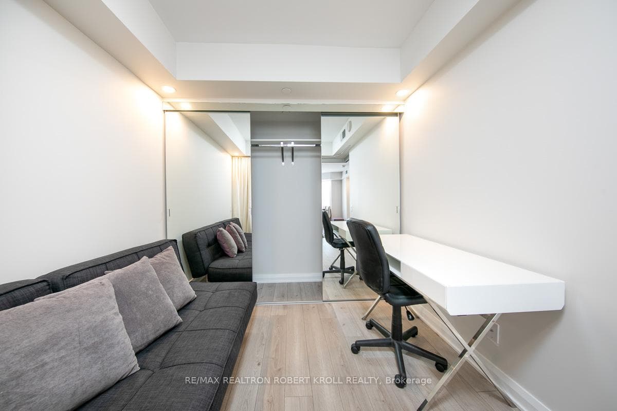 155 Yorkville Avenue Unit 2818 photo 27