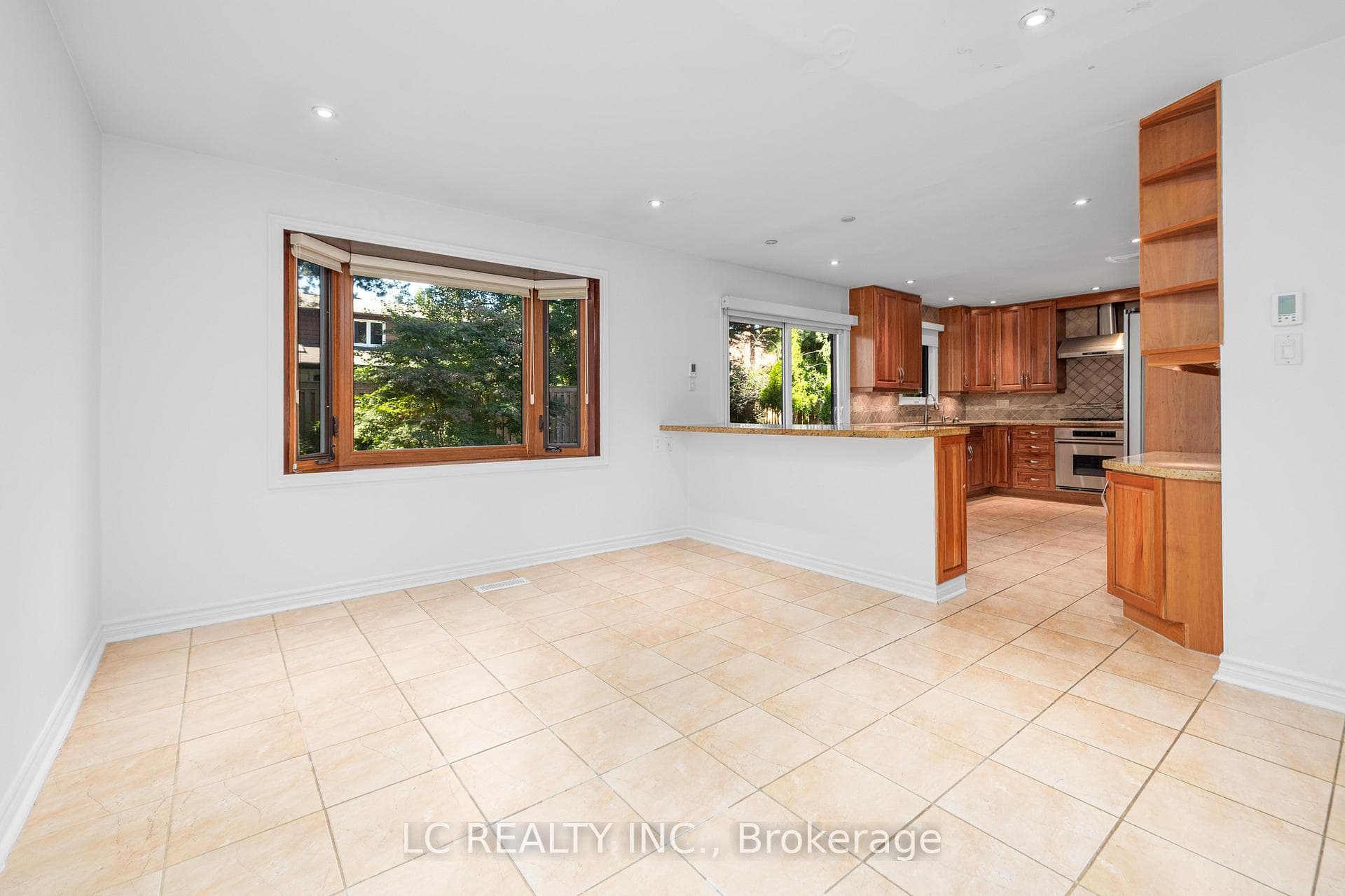 141 Mossgrove Trail photo 7