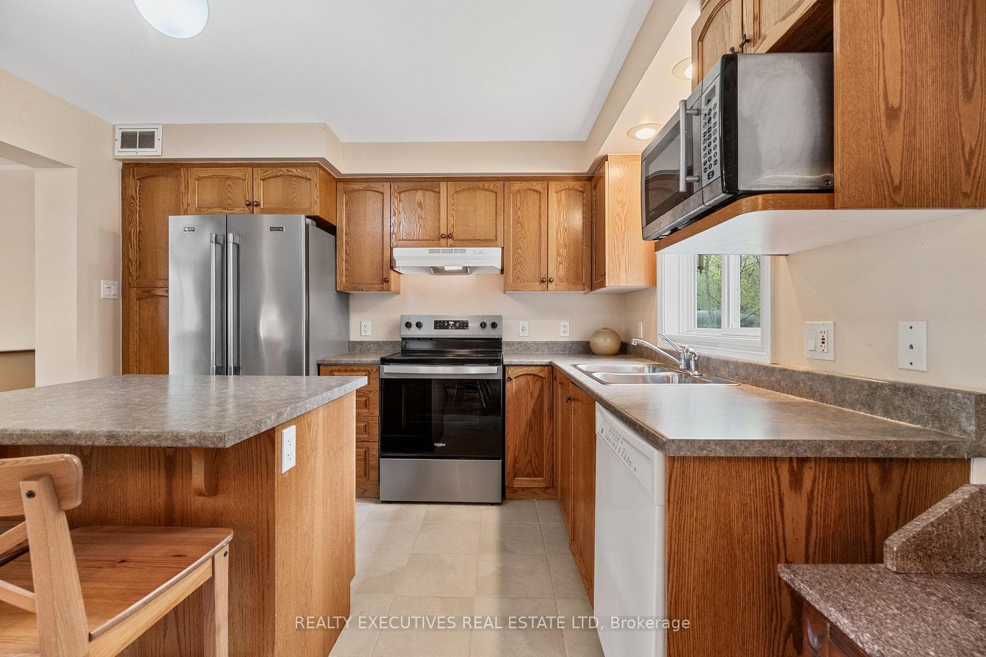 7645 Lawrence Street photo 8