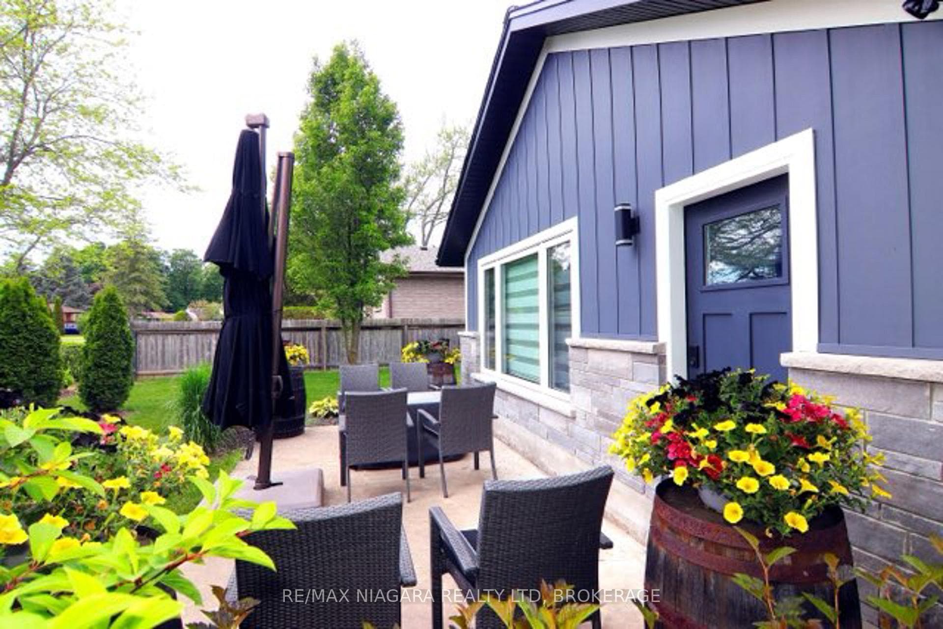 3886 GLENVIEW Drive photo 42