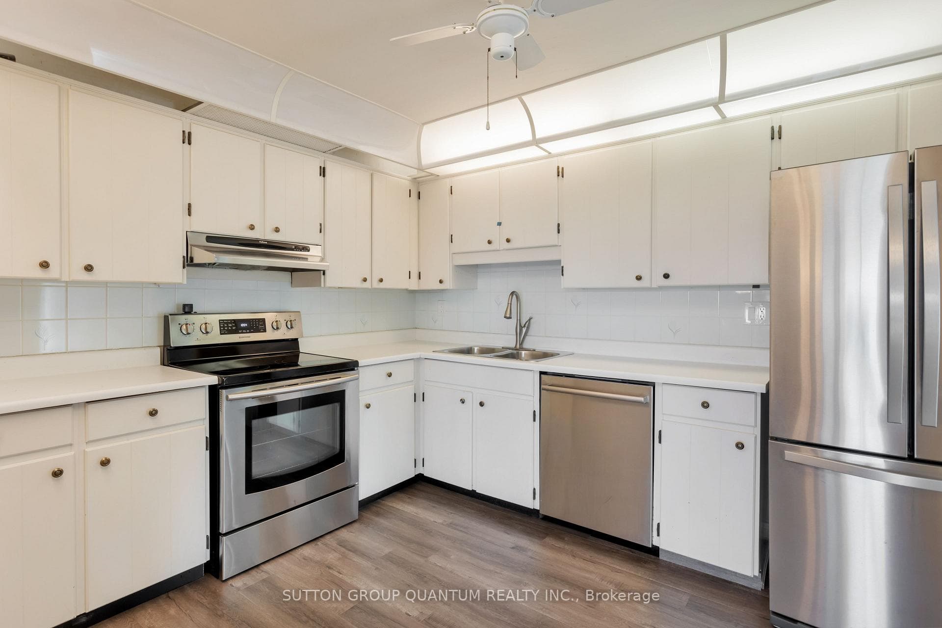 1400 Dixie Road Unit 605 photo 12