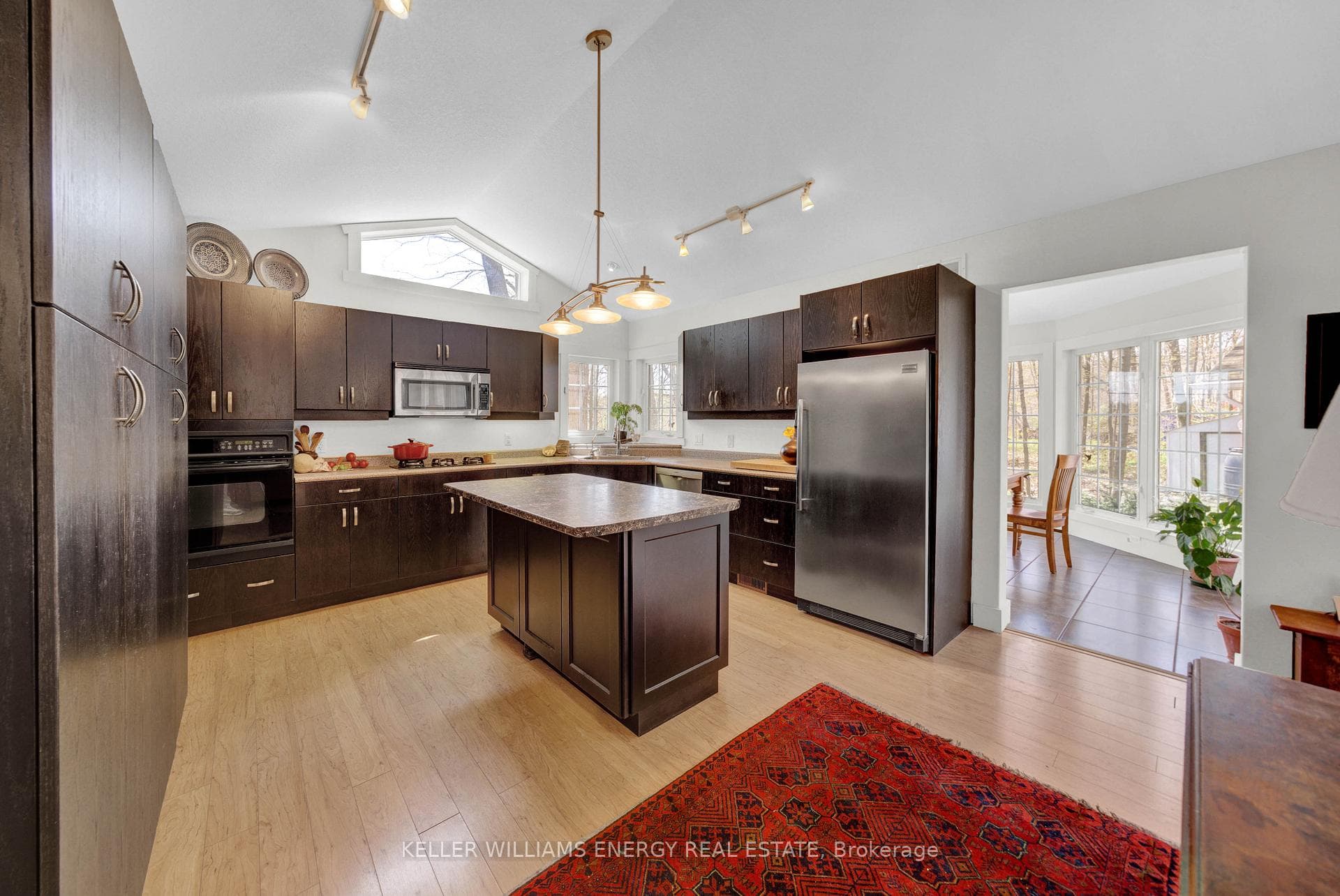 65 Goodman Crescent photo 15