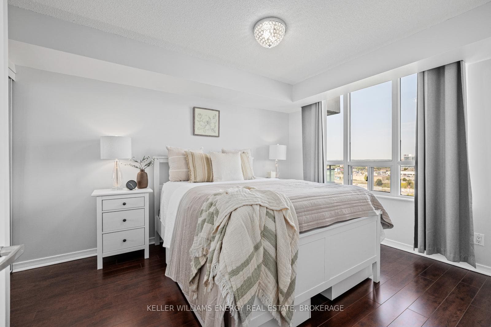 350 Red Maple Road Unit 1201 photo 15