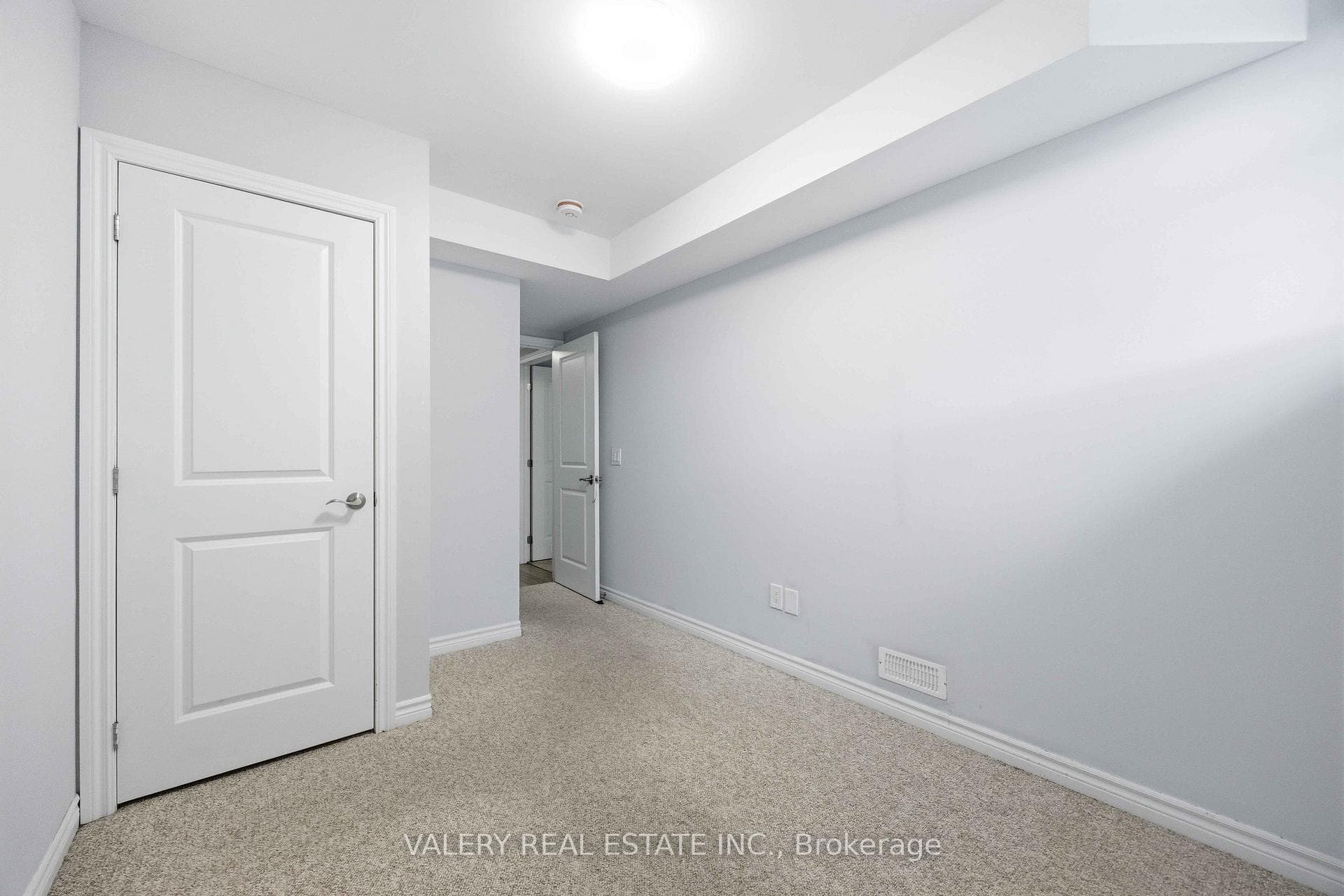 250 Penetanguishene Road Unit 14 photo 18