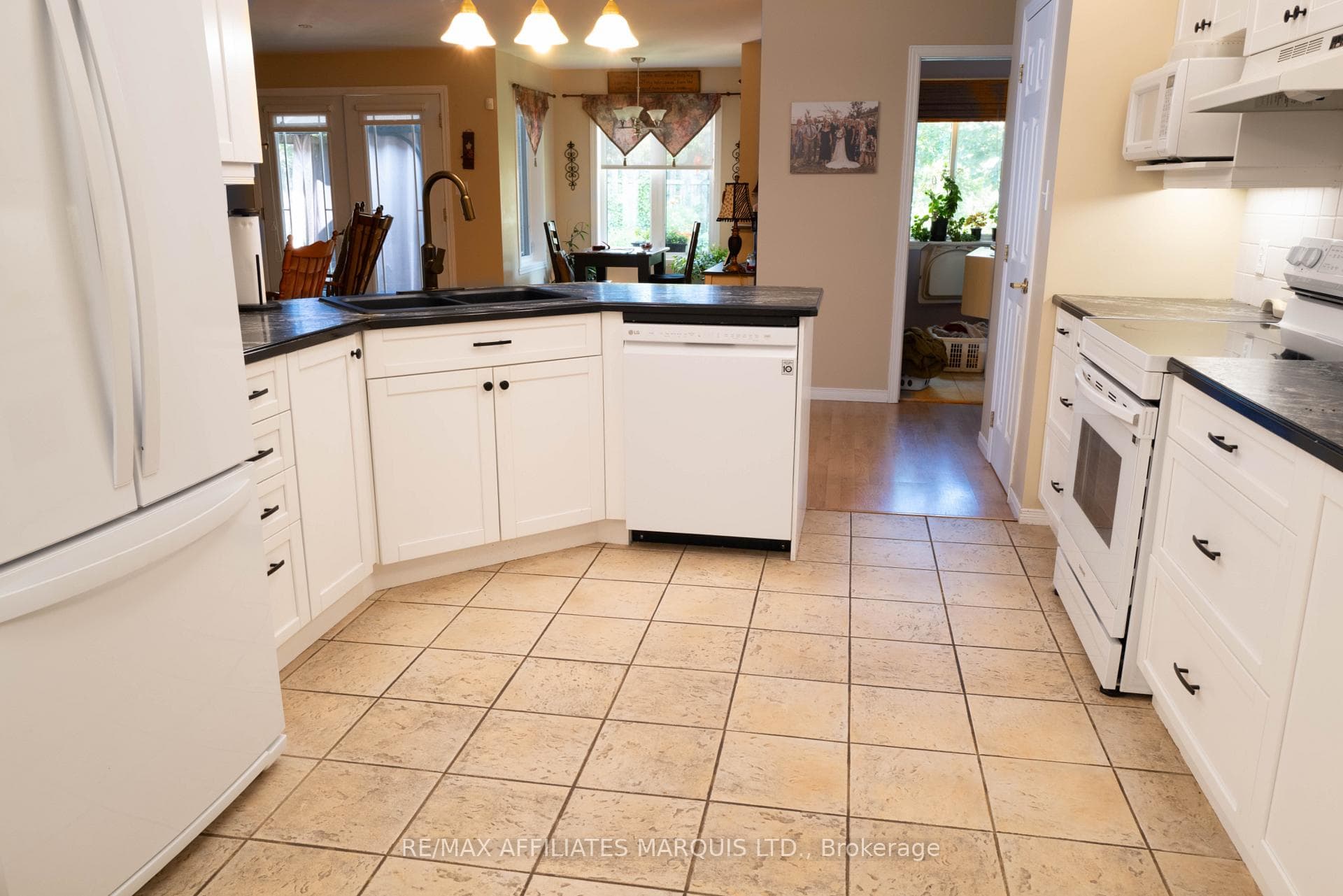 Appliances included