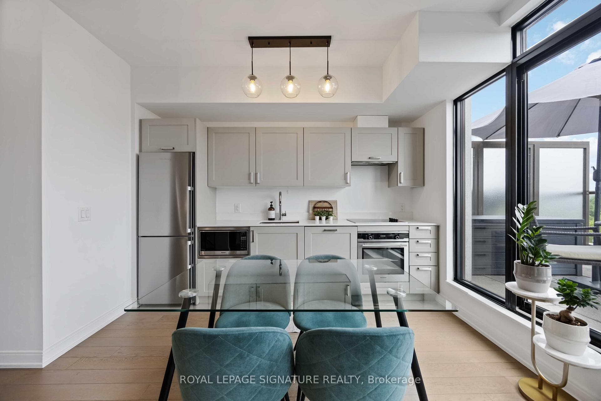 1100 Kingston Road Unit 513 photo 1