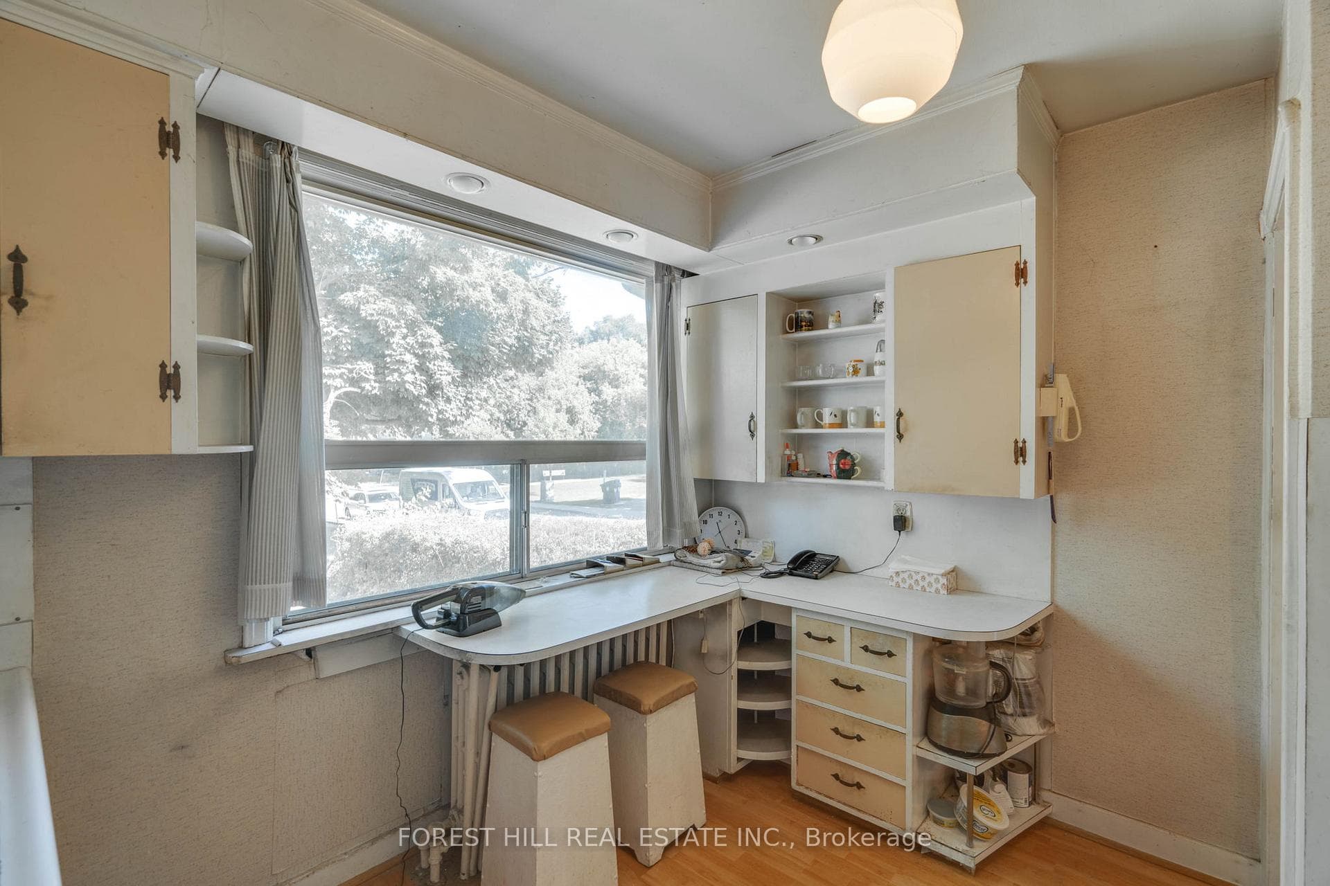 154 Glen Albert Drive photo 13