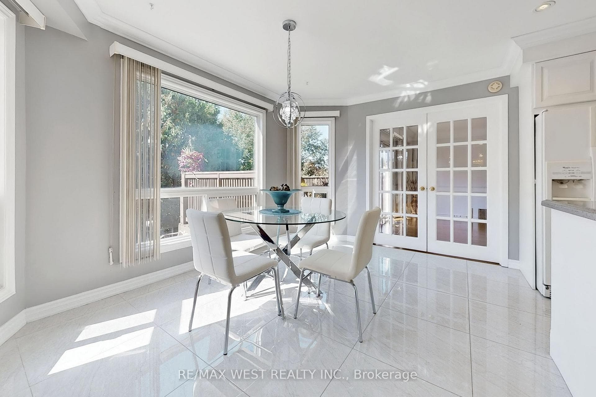 22 Dunvegan Drive photo 16