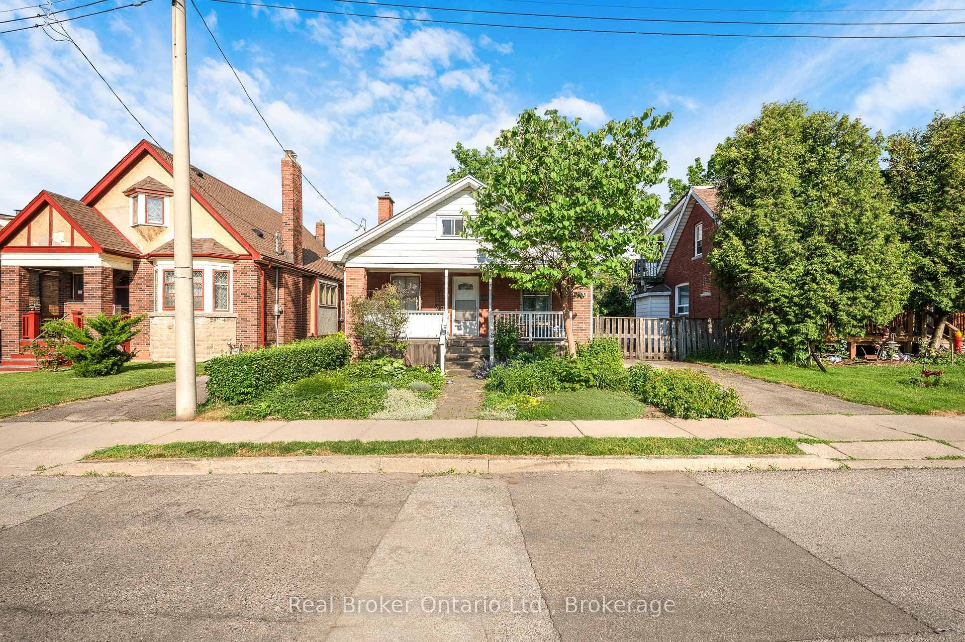 295 Keswick Court photo 2