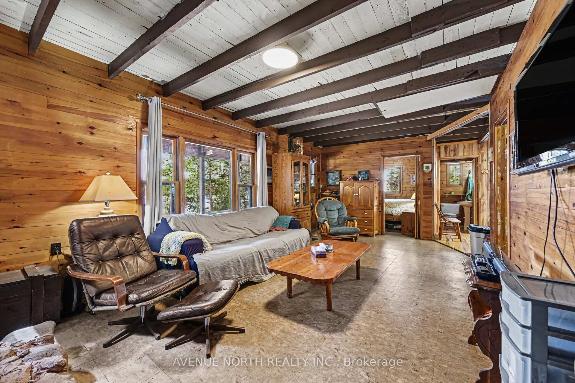 366 Holly Lane photo 4