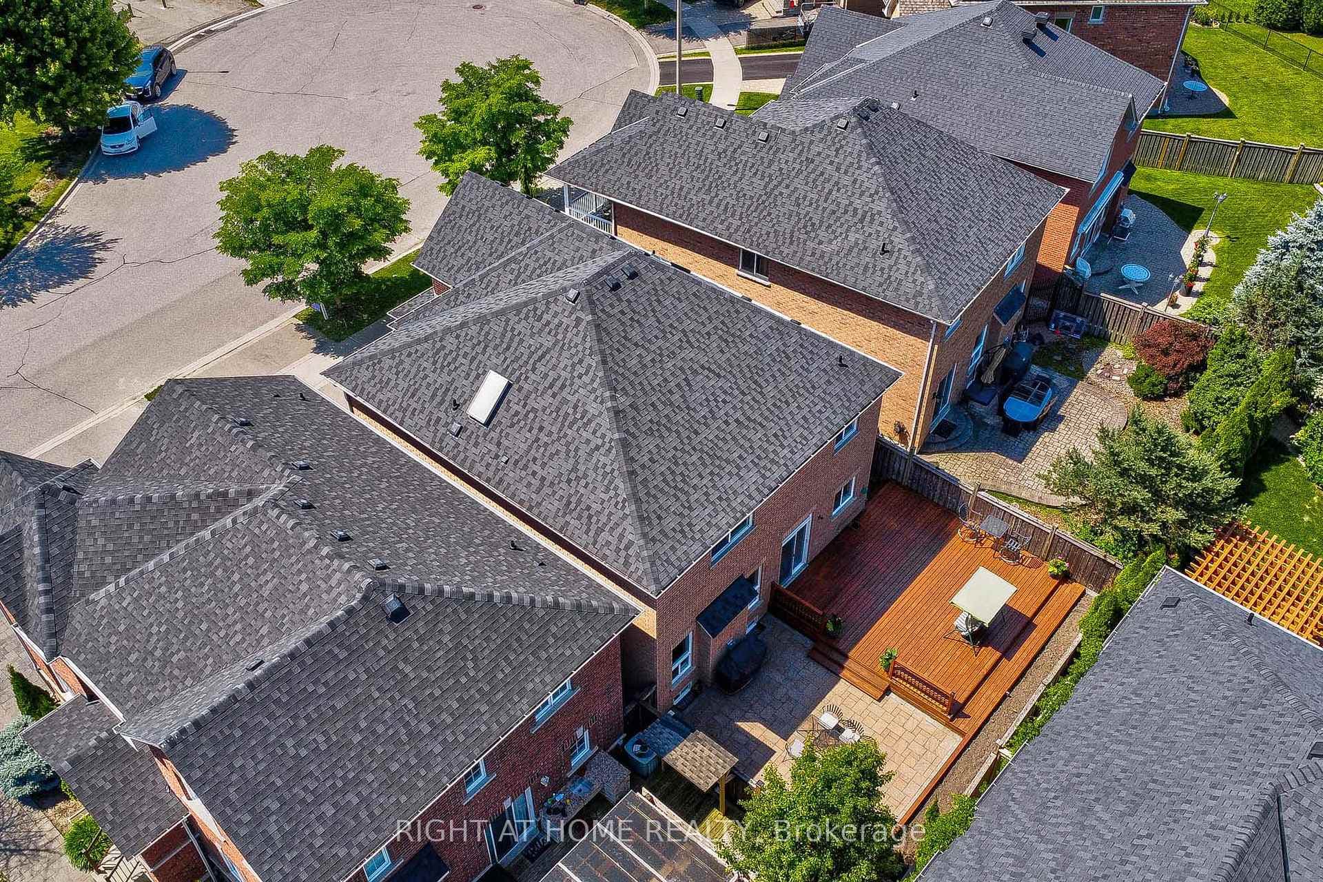 110 Barnwood Drive photo 12