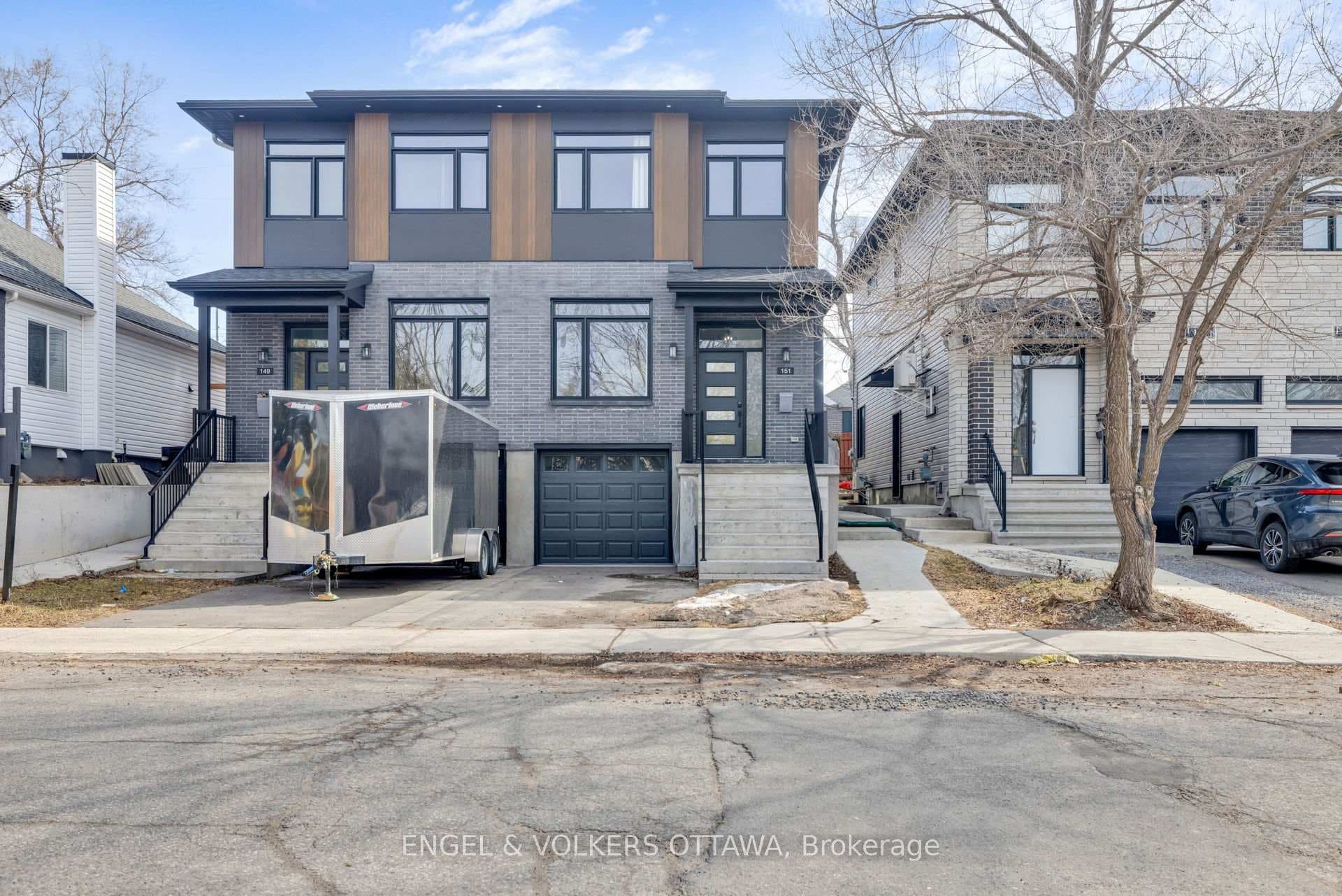 151 Longpré Street photo 2
