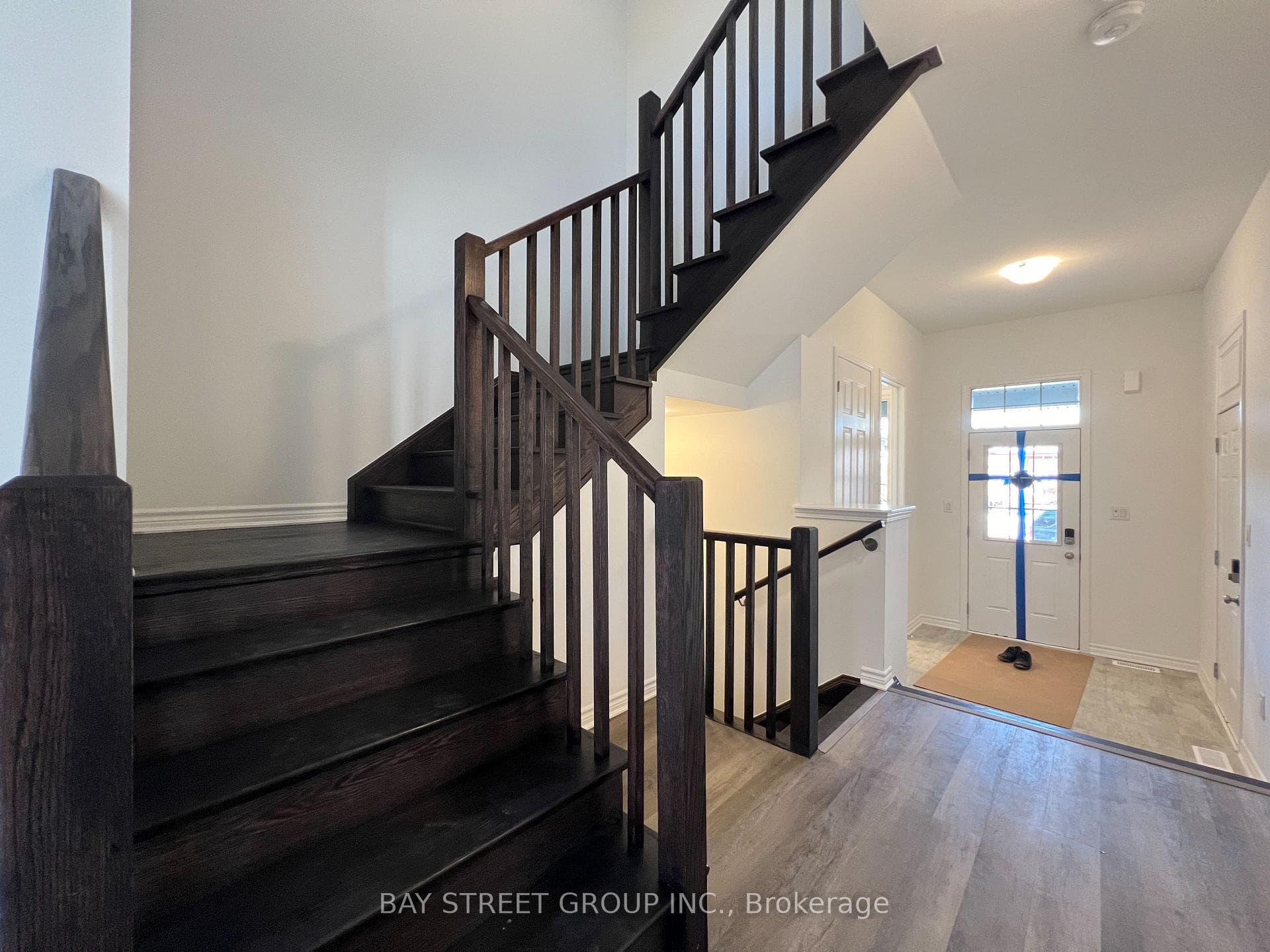 1844 Thames Circle photo 5